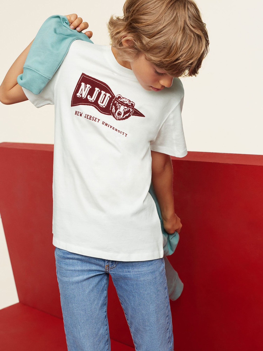 

Mango Kids Boys White Pure Cotton Typography Printed T-shirt
