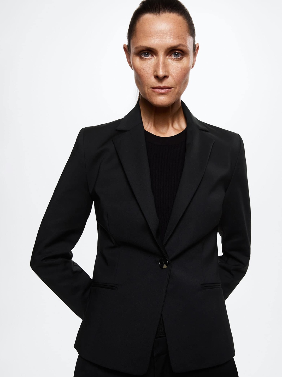 

MANGO Women Black Solid Notched Lapel Single-Breasted Sustainable Tailored Blazer