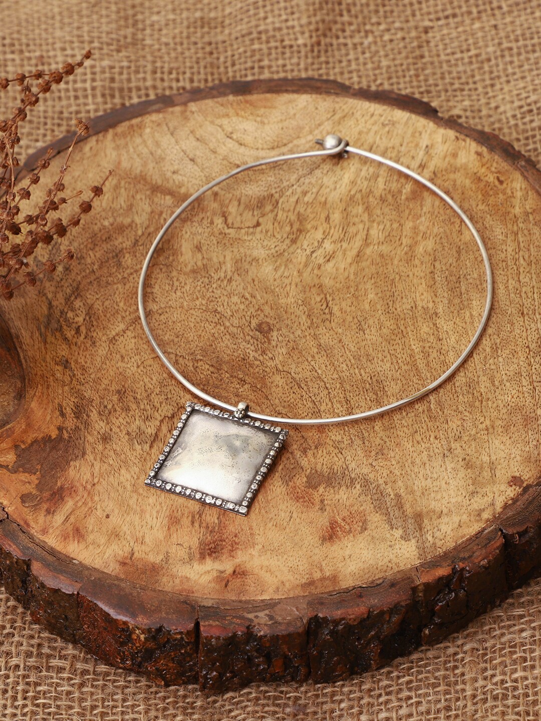 

VENI Silver-Toned Brass Silver-Plated Handcrafted Necklace