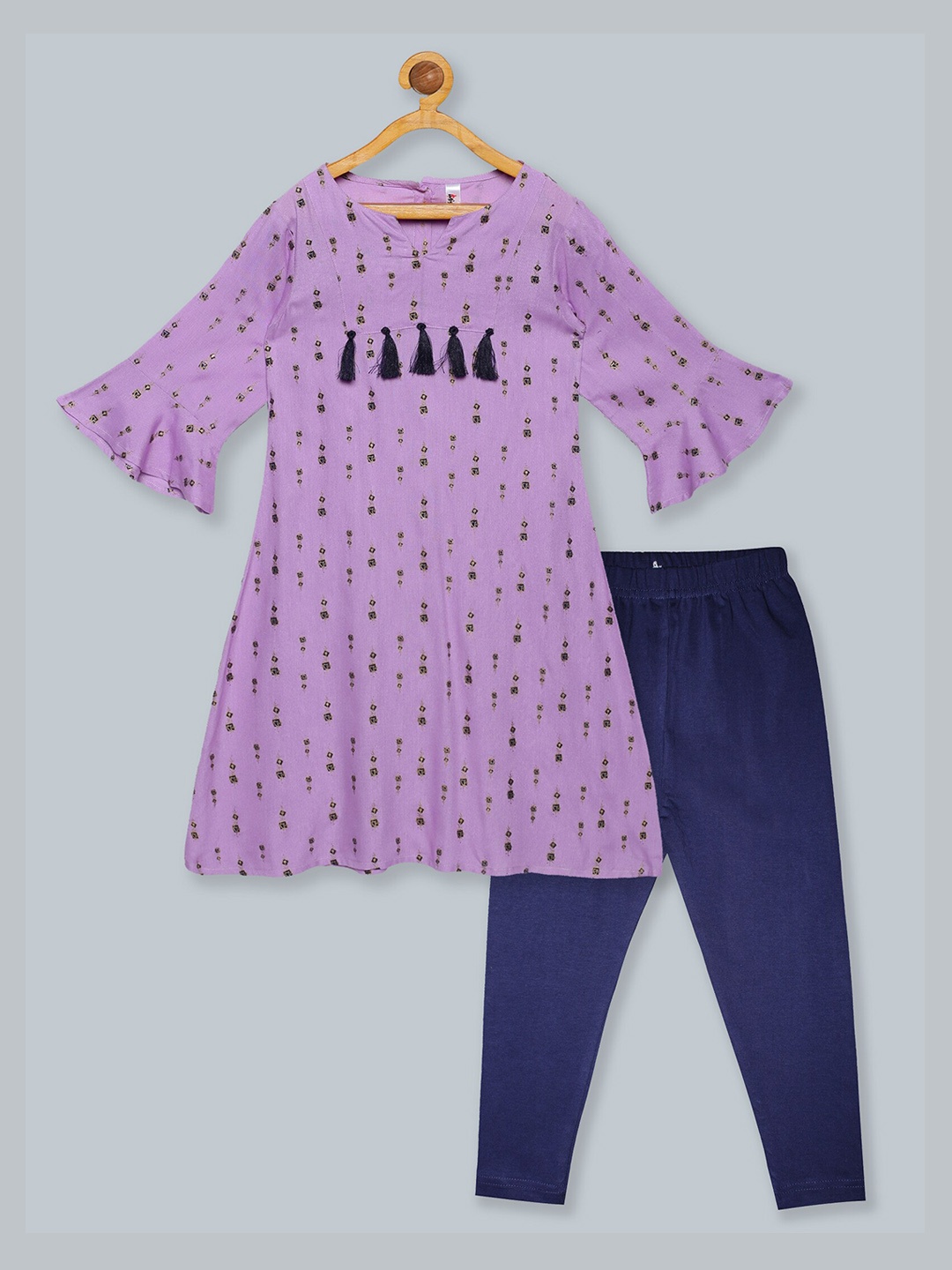 

KiddoPanti Girls Purple Printed Kurta with Pyjamas