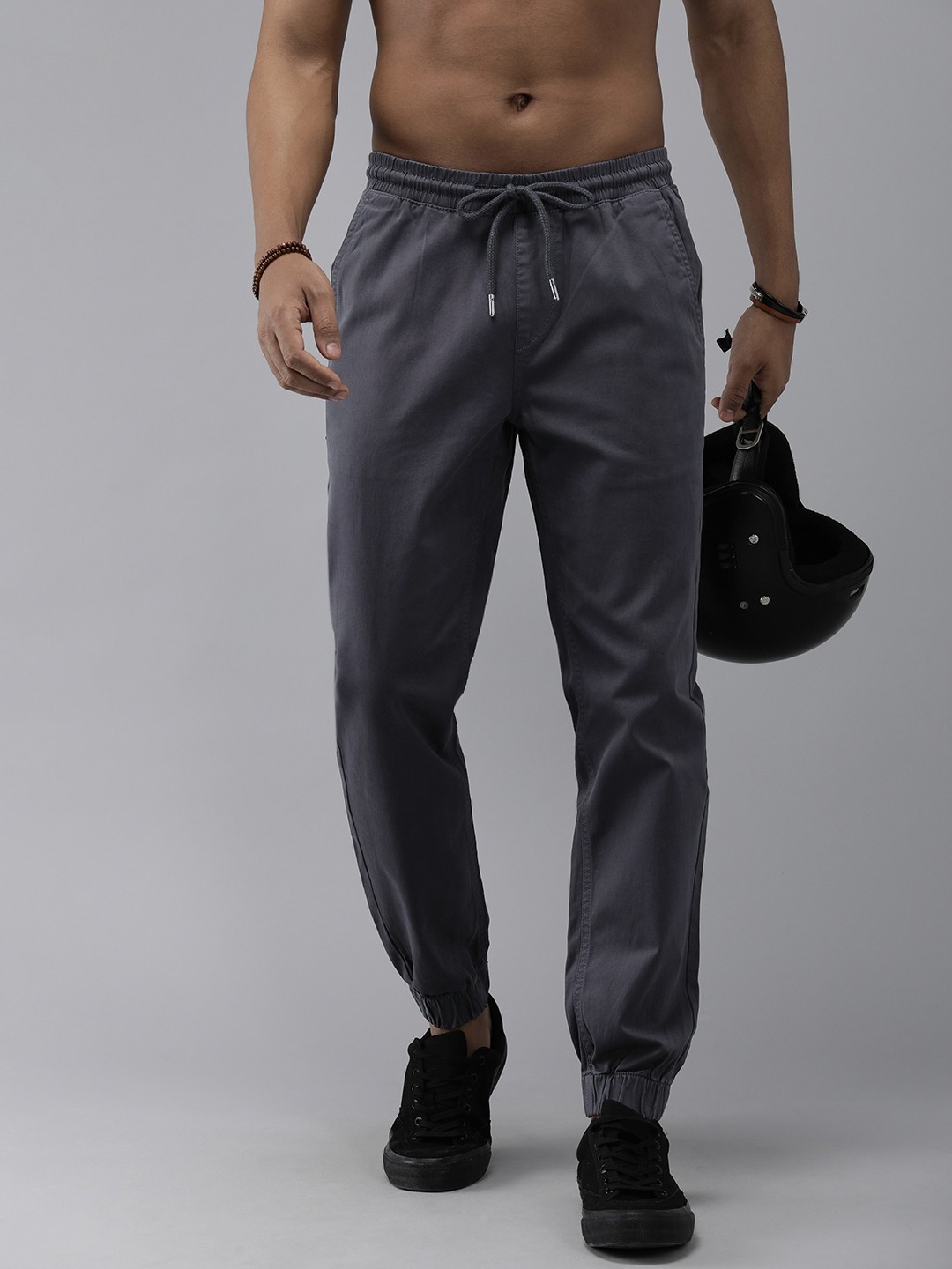 

Roadster Men Charcoal Grey Solid Joggers