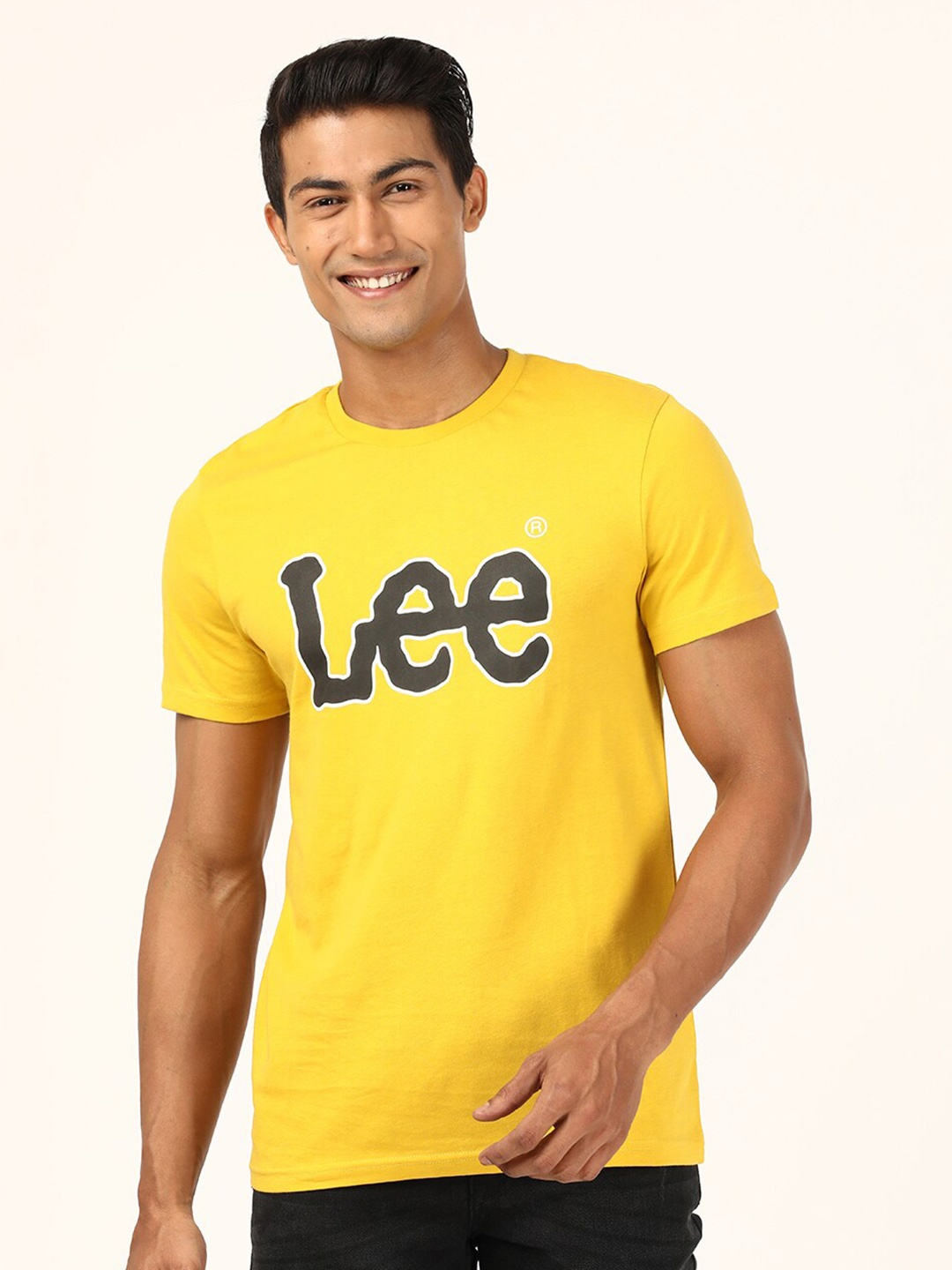 

Lee Men Mustard Yellow Brand Logo Printed Slim Fit T-shirt