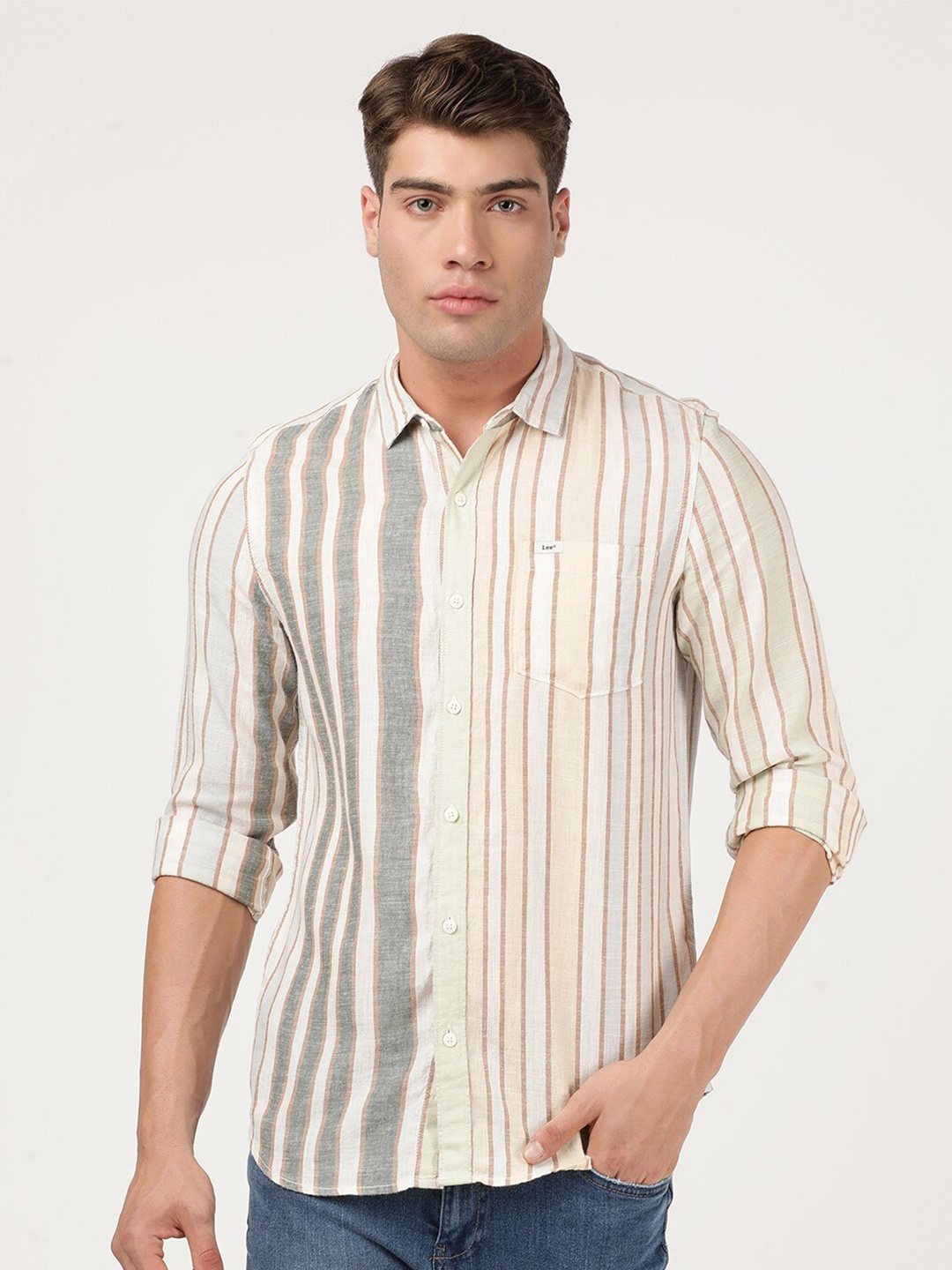 

Lee Men Off White Slim Fit Striped Casual Shirt