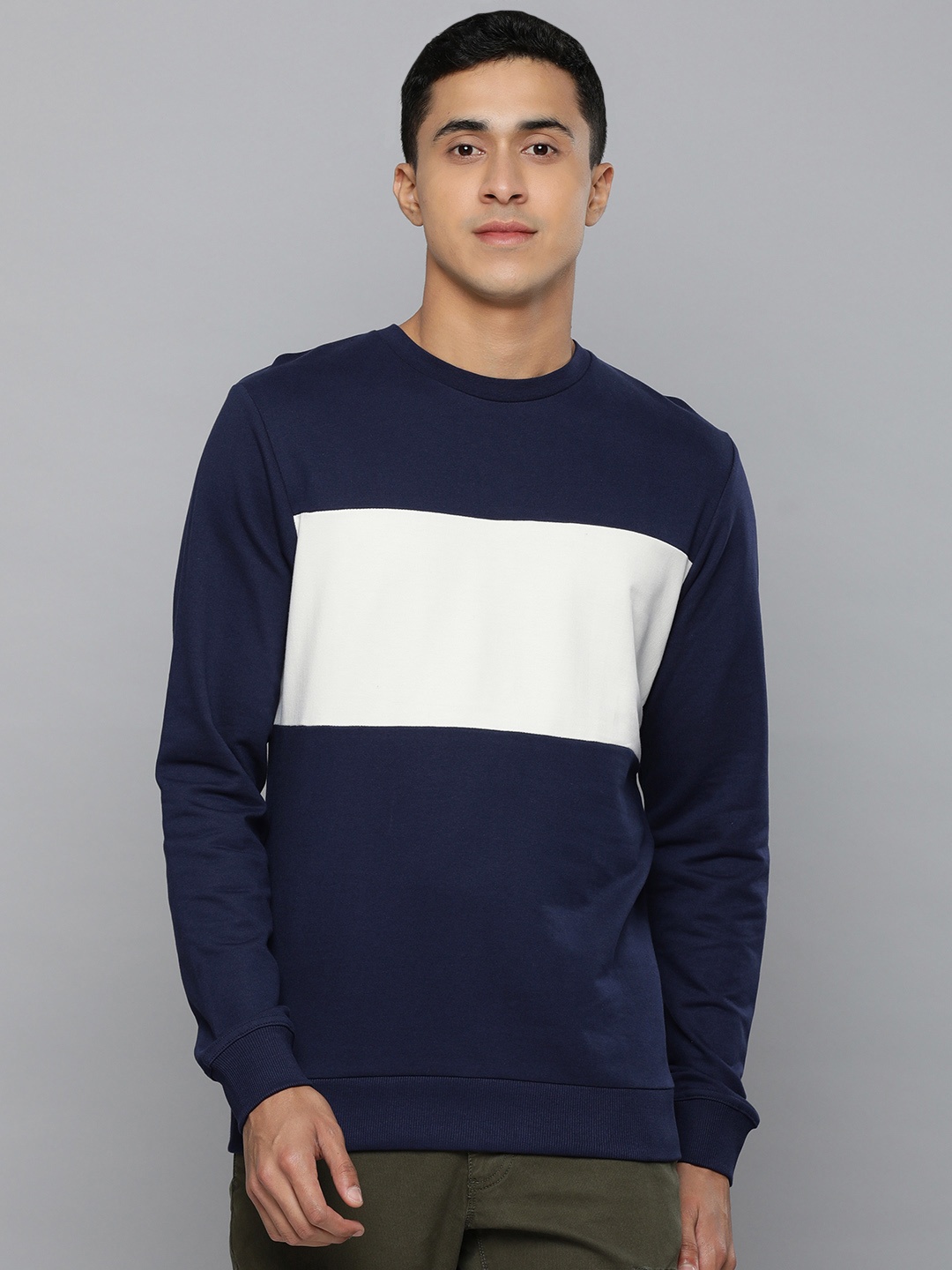 

Flying Machine Men Navy Blue & White Colourblocked Sweatshirt