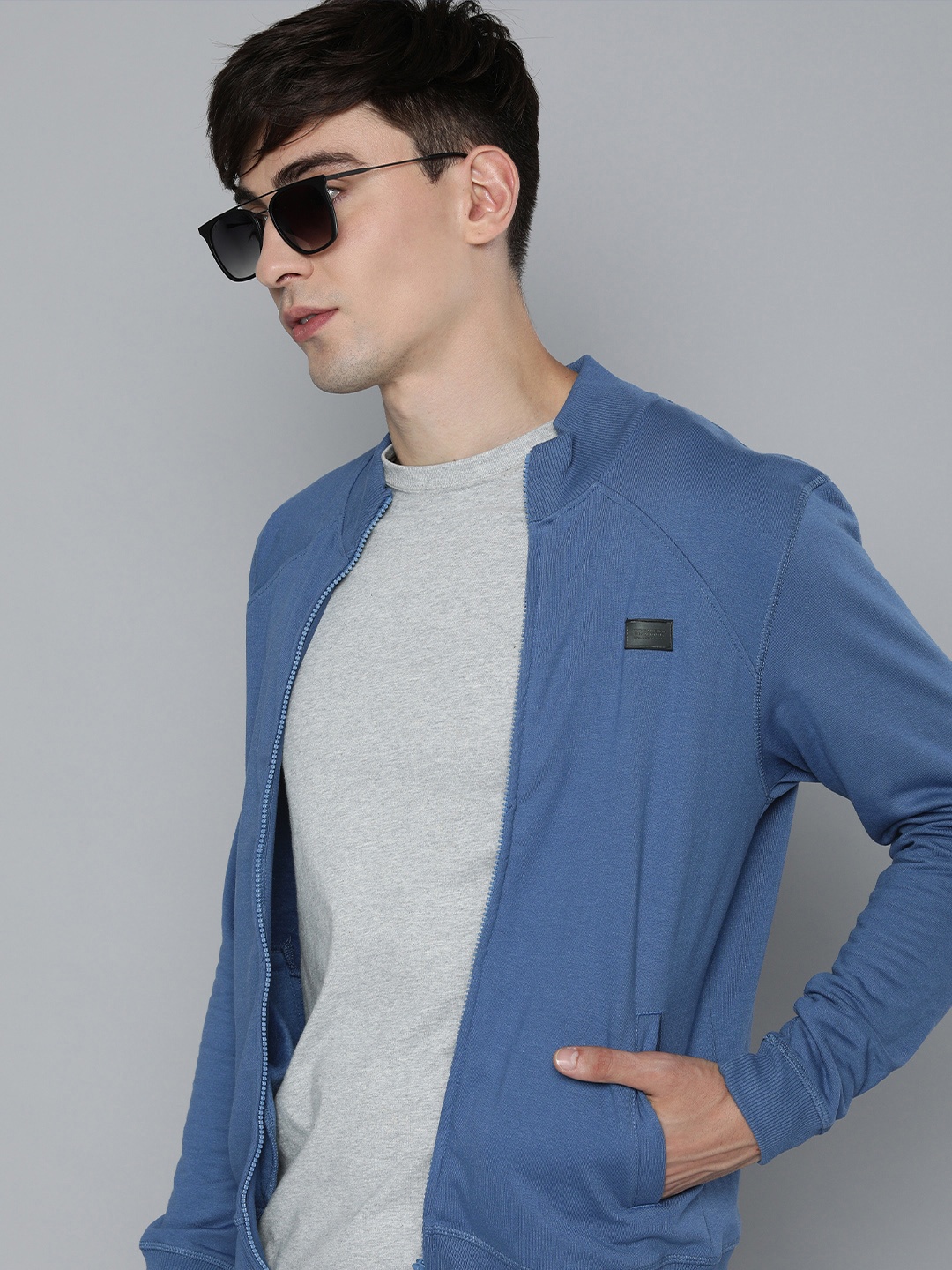 

Flying Machine Men Blue Solid Sweatshirt