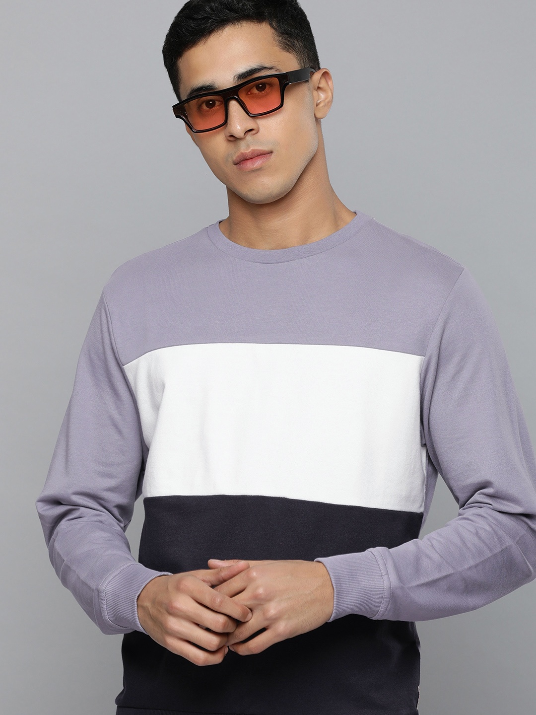 

Flying Machine Men Navy Blue & White Colourblocked Sweatshirt