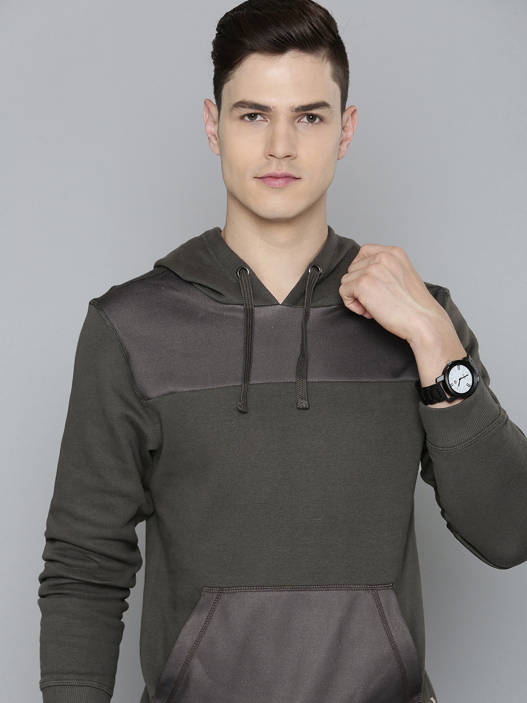 

Flying Machine Men Black Solid Hooded Sweatshirt