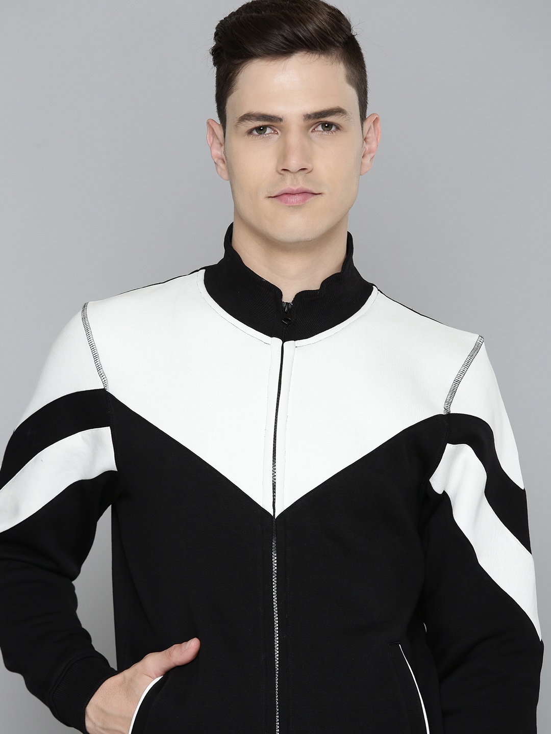 

Flying Machine Men Black & White Colourblocked Sweatshirt