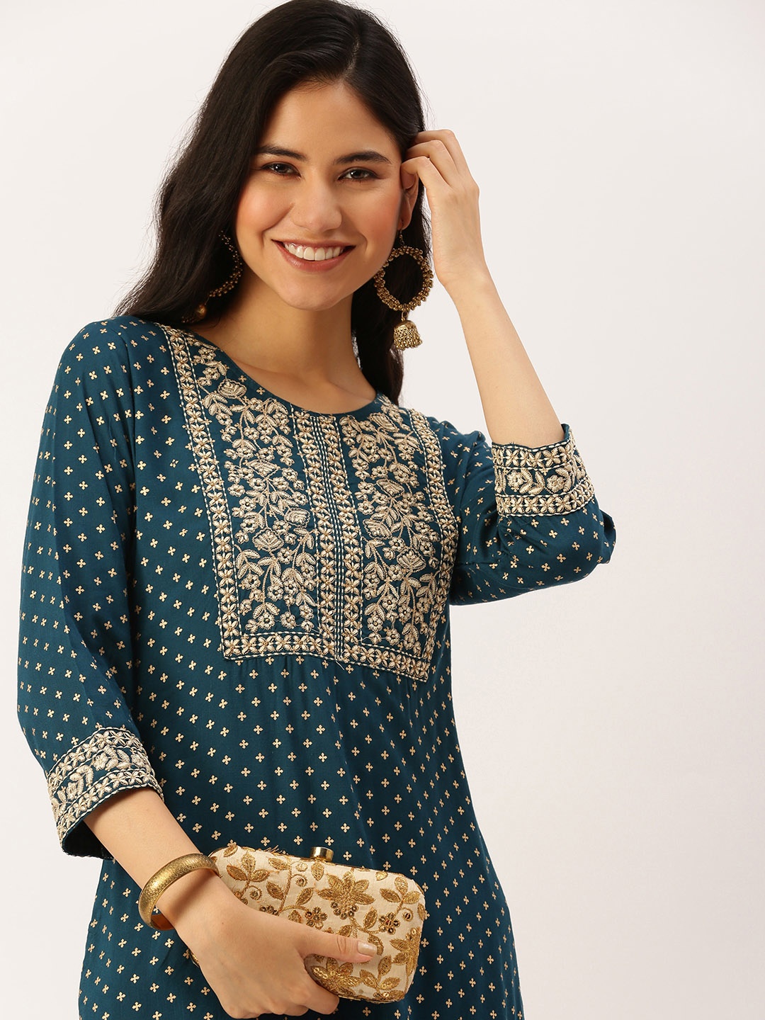 

SHOWOFF Women Teal Floral Yoke Design Thread Work Floral Kurta
