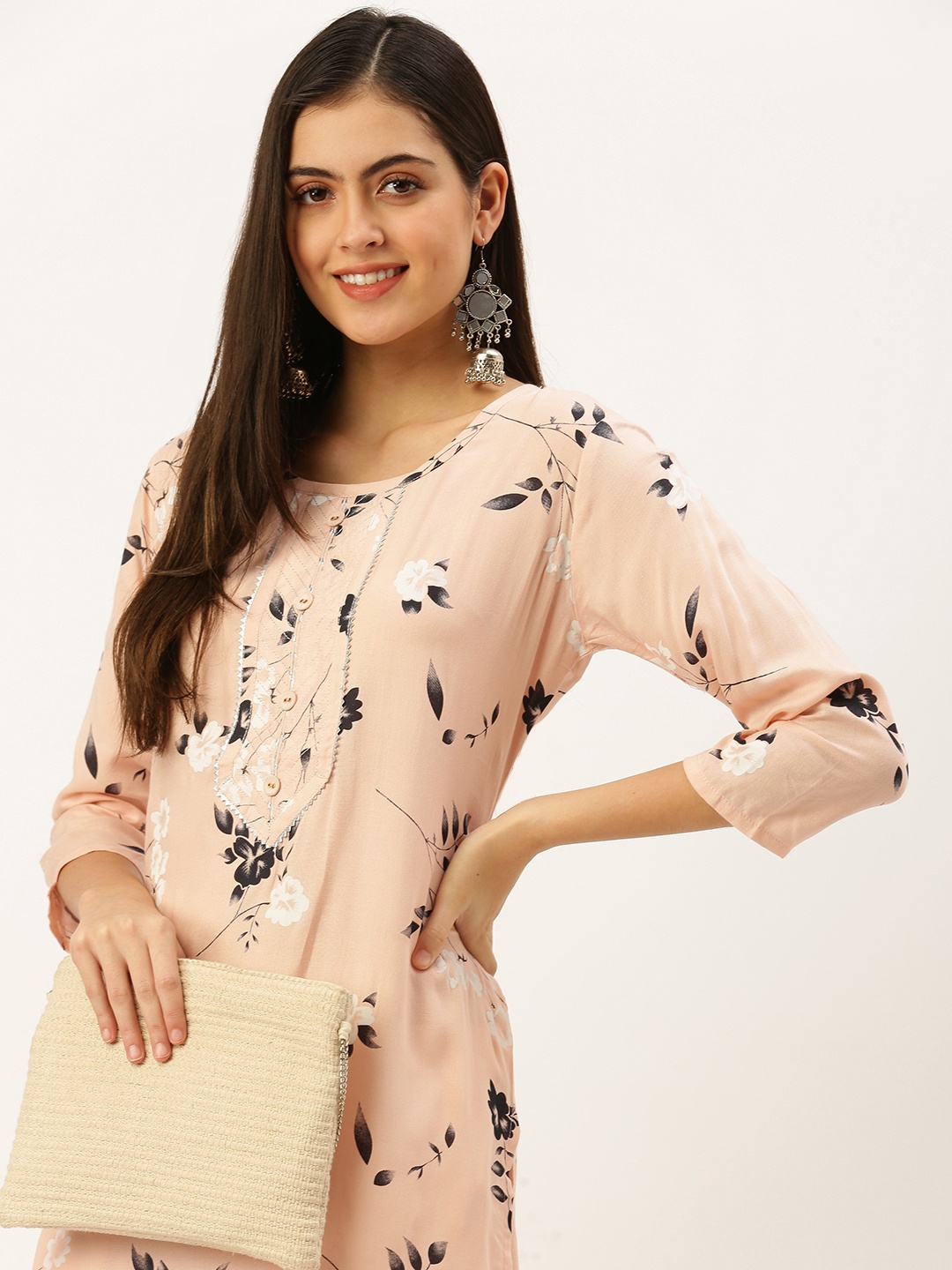 

SHOWOFF Women Peach Floral Printed Cotton Gotta Patti Floral Kurta
