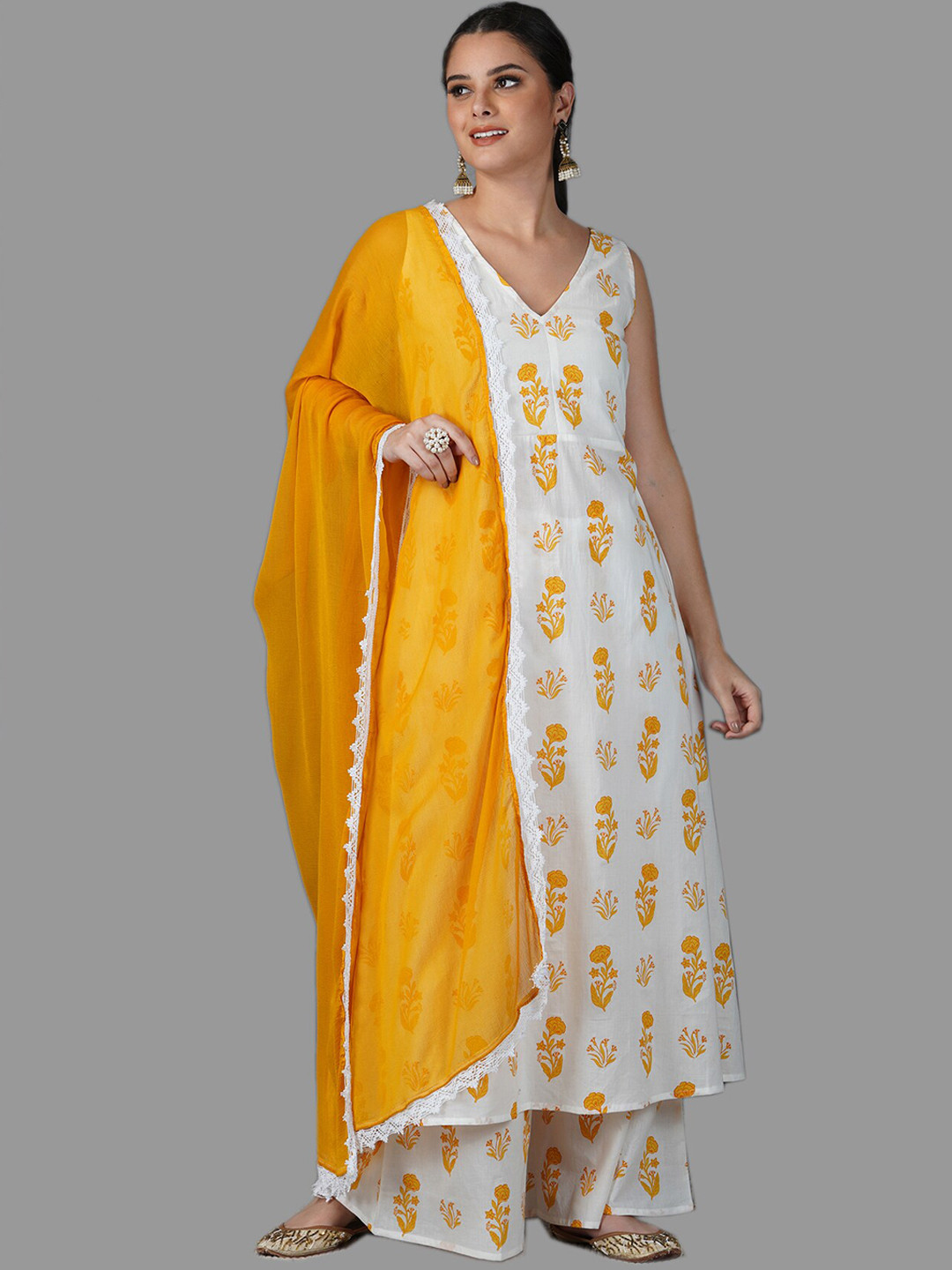 

METRO-FASHION Women White Floral Printed Pure Cotton Kurta with Trousers & With Dupatta
