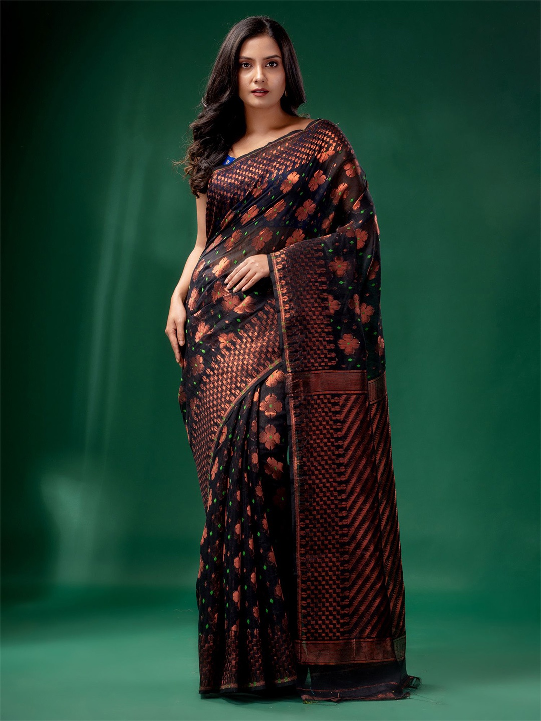

Charukriti Black & Gold-Toned Woven Design Zari Silk Cotton Jamdani Saree