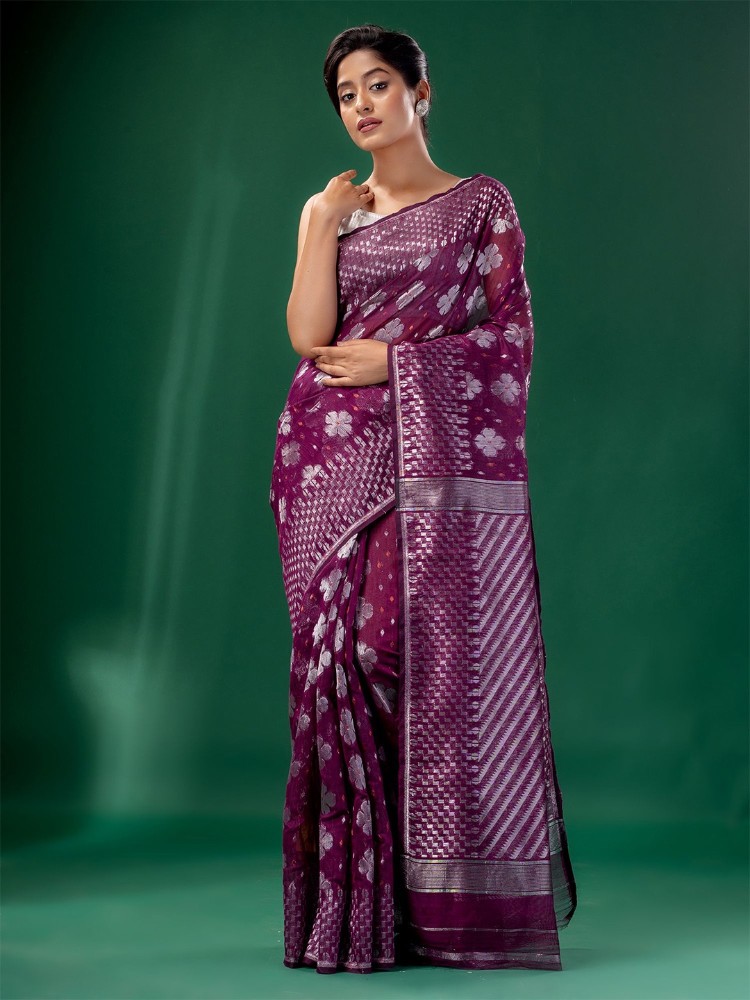 

Charukriti Magenta & Silver-Toned Woven Design Zari Silk Cotton Jamdani Saree