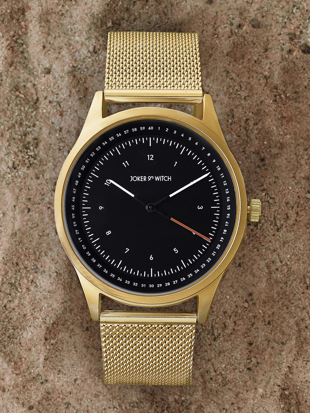 

JOKER & WITCH Men Black Dial & Gold Toned Bracelet Style Straps Analogue Watch