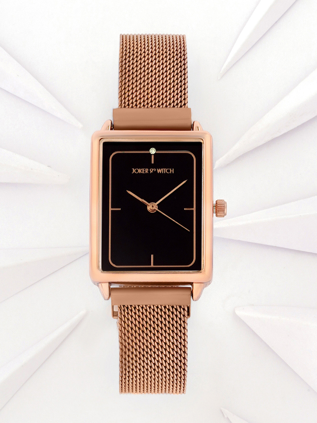 

JOKER & WITCH Women Black Dial & Rose Gold Toned Bracelet Style Straps Analogue Watch