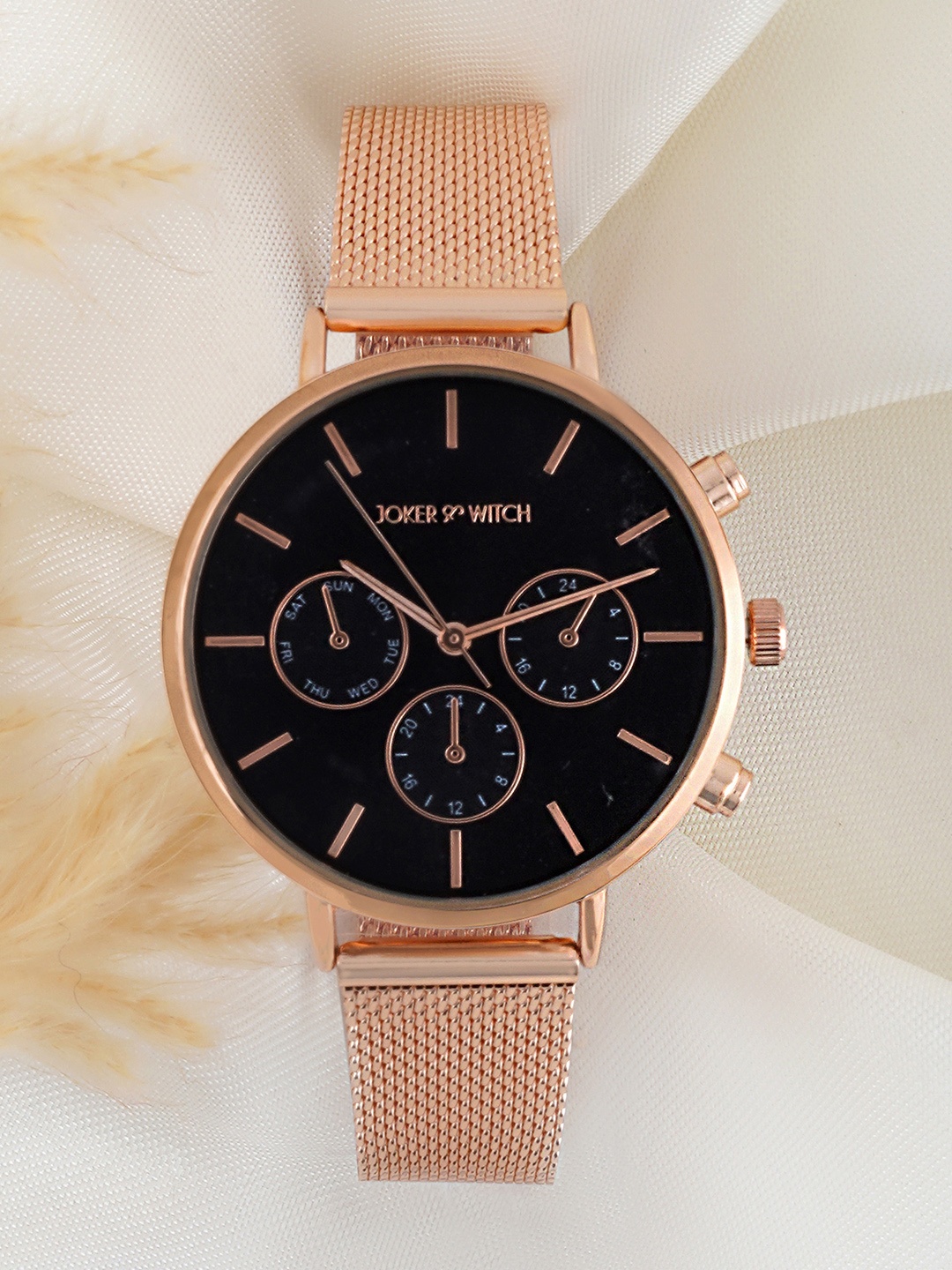 

JOKER & WITCH Women Black Embellished Dial & Bracelet Style Straps Analogue Watch AMWW513, Rose gold