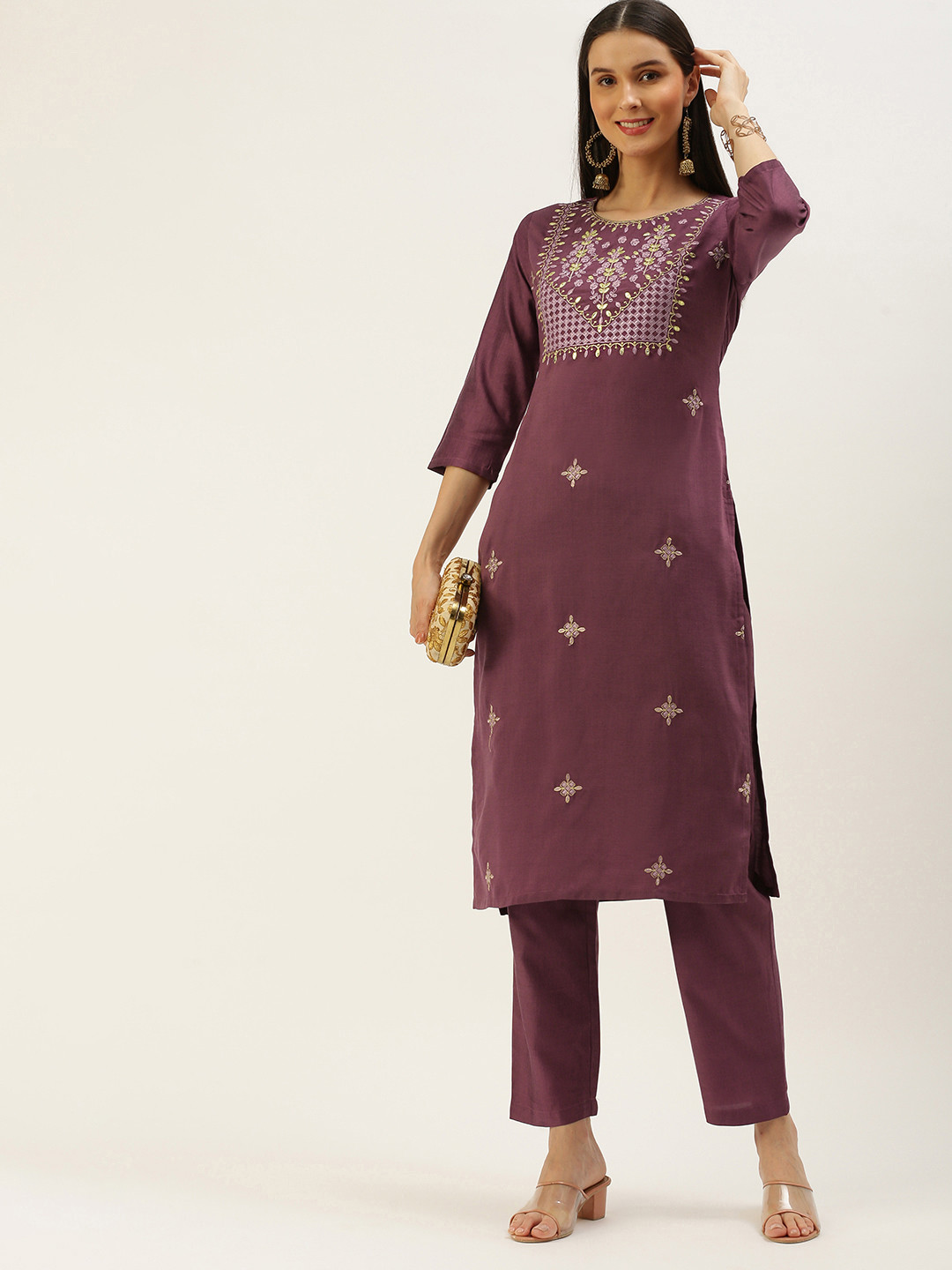 

SWAGG INDIA Burgundy & Gold Ethnic Motifs Embroidered Gotta Patti Straight Kurta Trousers