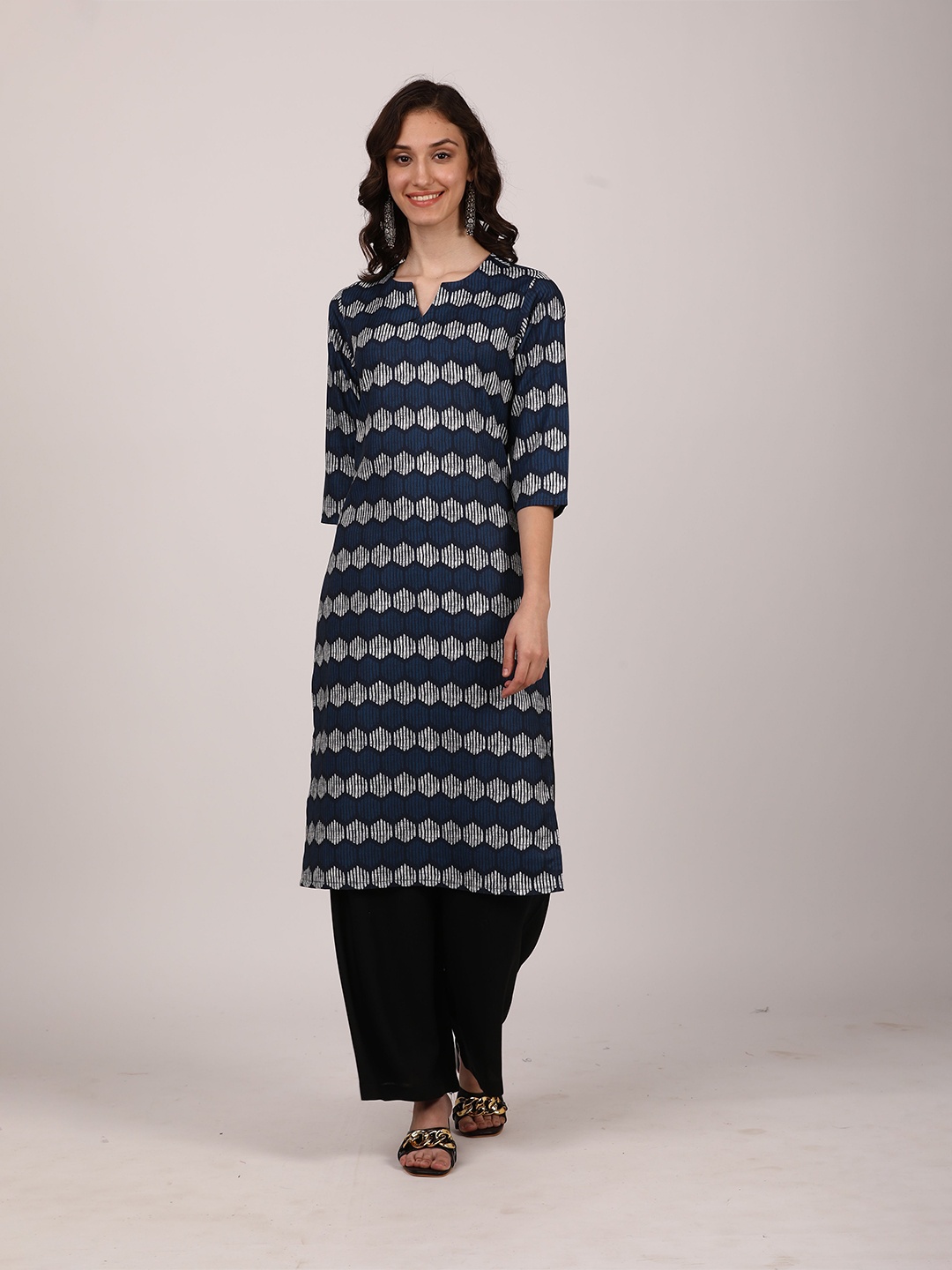 

SEW YOU SOON Women Navy Blue & White Geometric Printed Straight Kurta