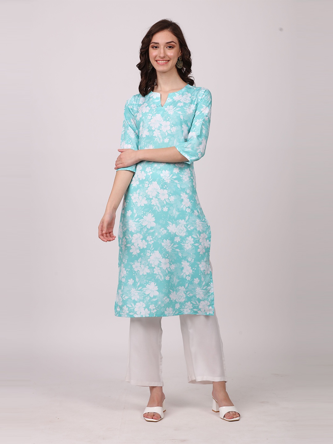 

SEW YOU SOON Women Blue & White Floral Print Straight Kurta