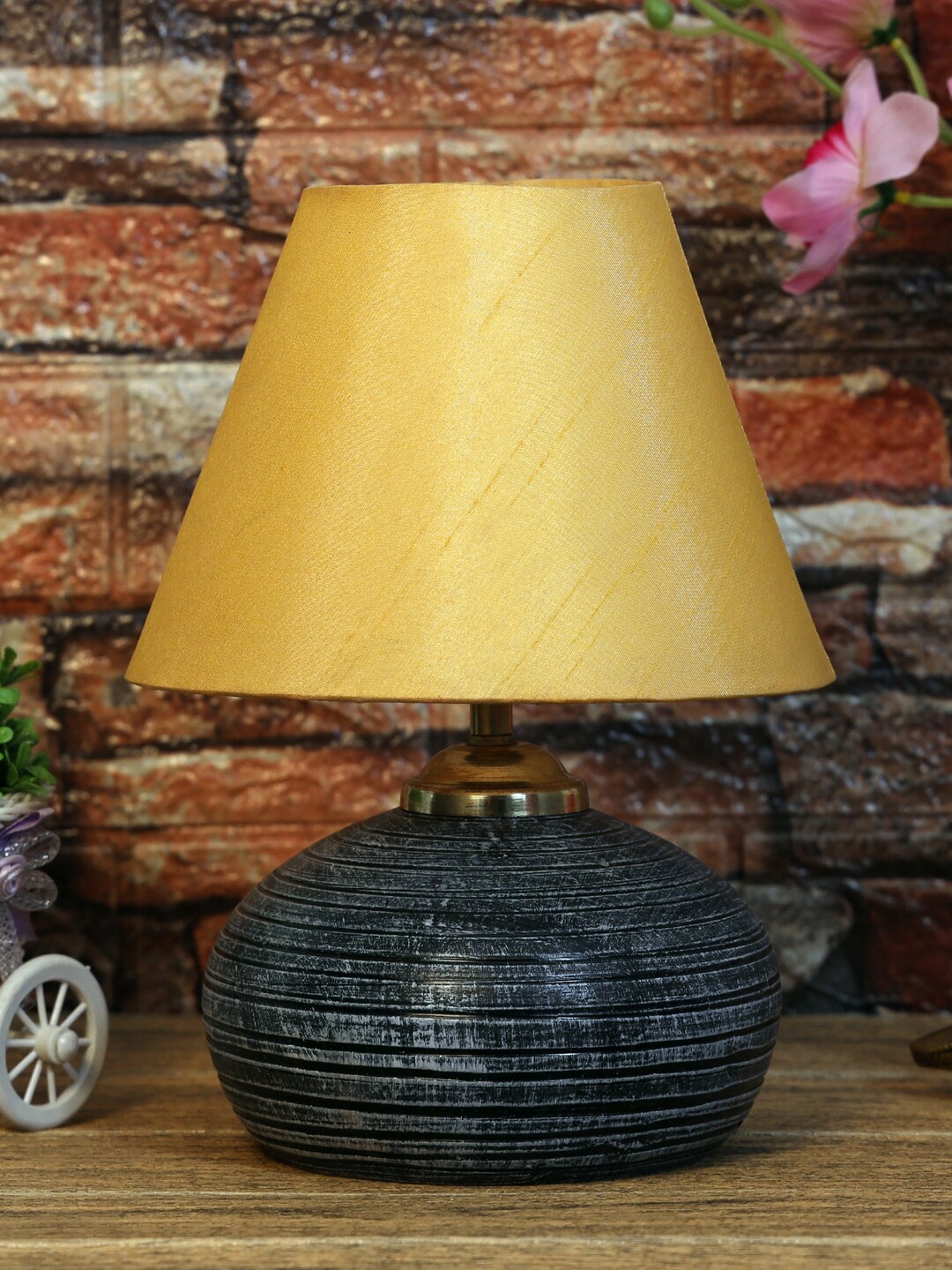 

foziq Black & Gold-Toned Textured Table Lamps, Grey