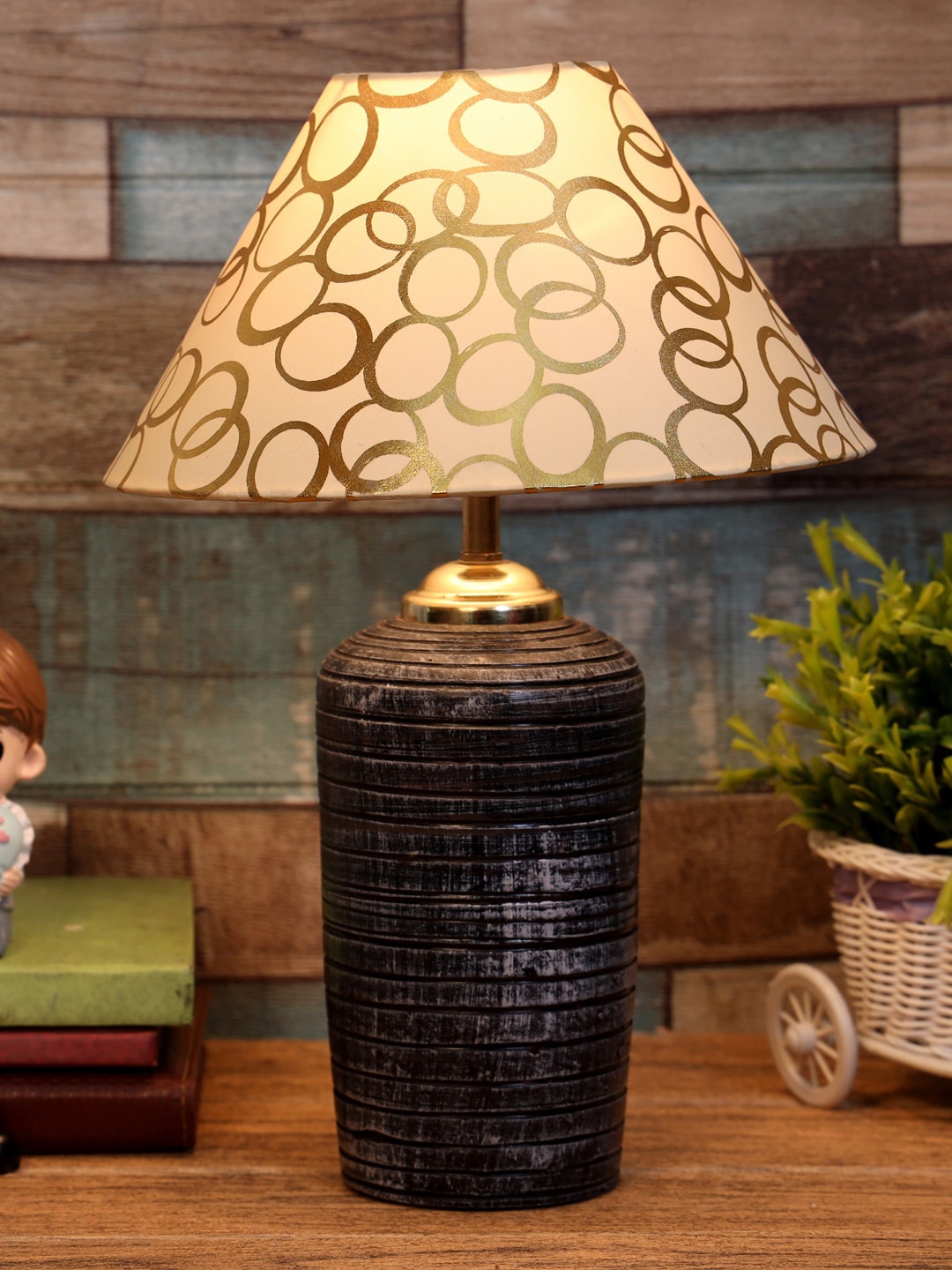 

foziq Adults Grey & Gold-Toned Printed Table Lamp