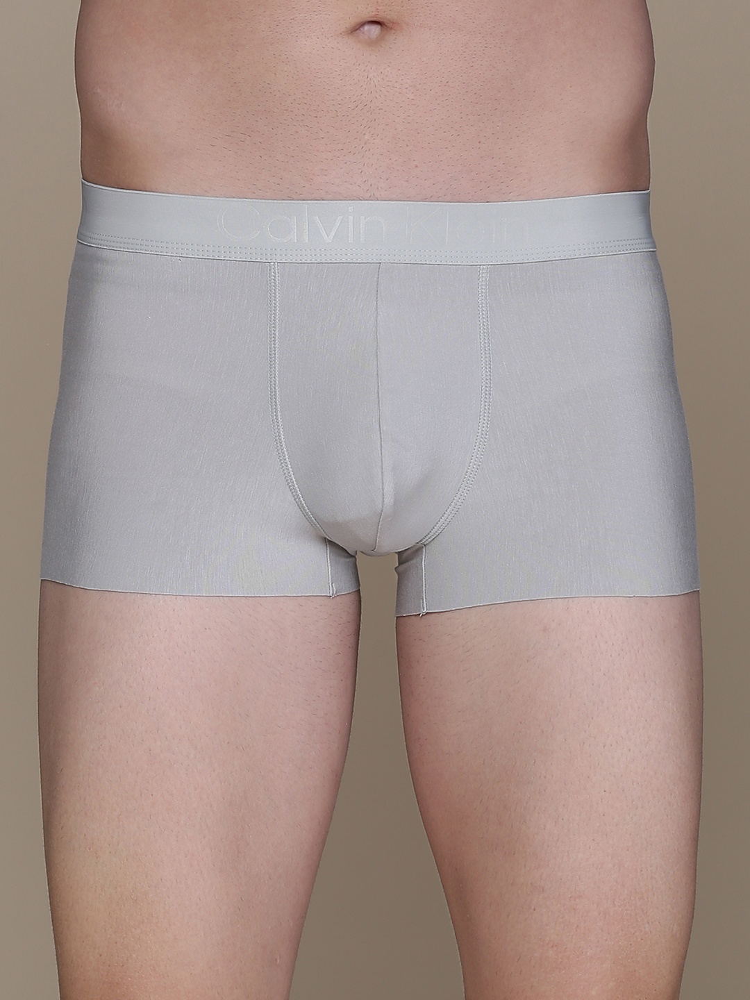 

Calvin Klein Underwear Men Grey Solid Trunk - NB32485FG