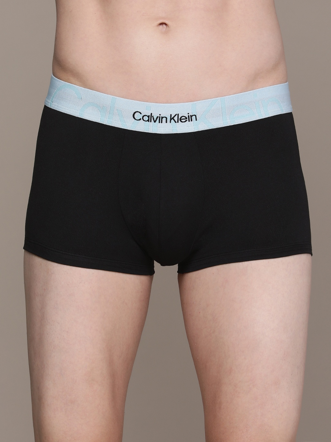 

Calvin Klein Underwear Men Black Solid Trunks- NB33195L8
