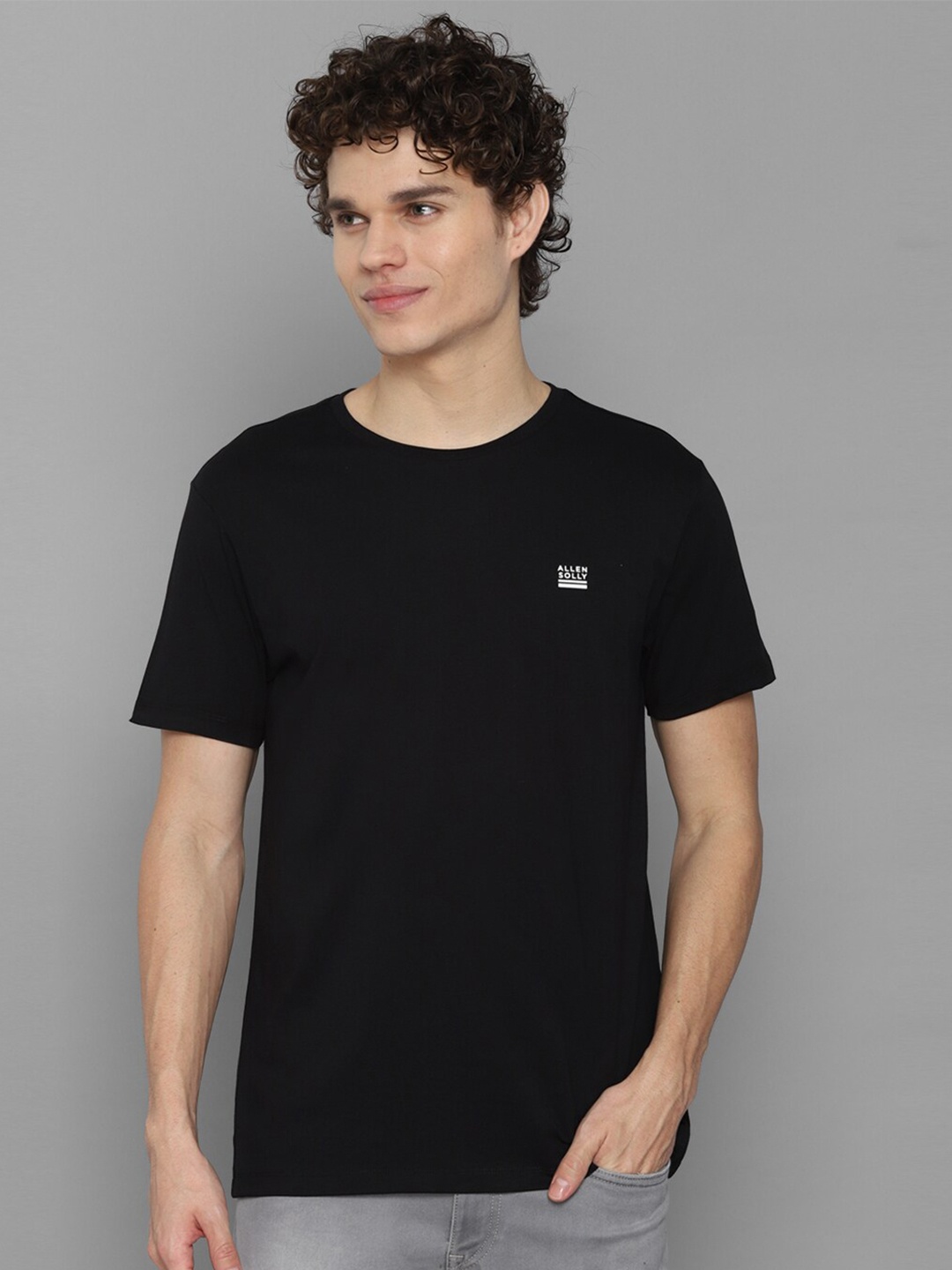 

Allen Solly Men Black Solid Pure Cotton T-shirt