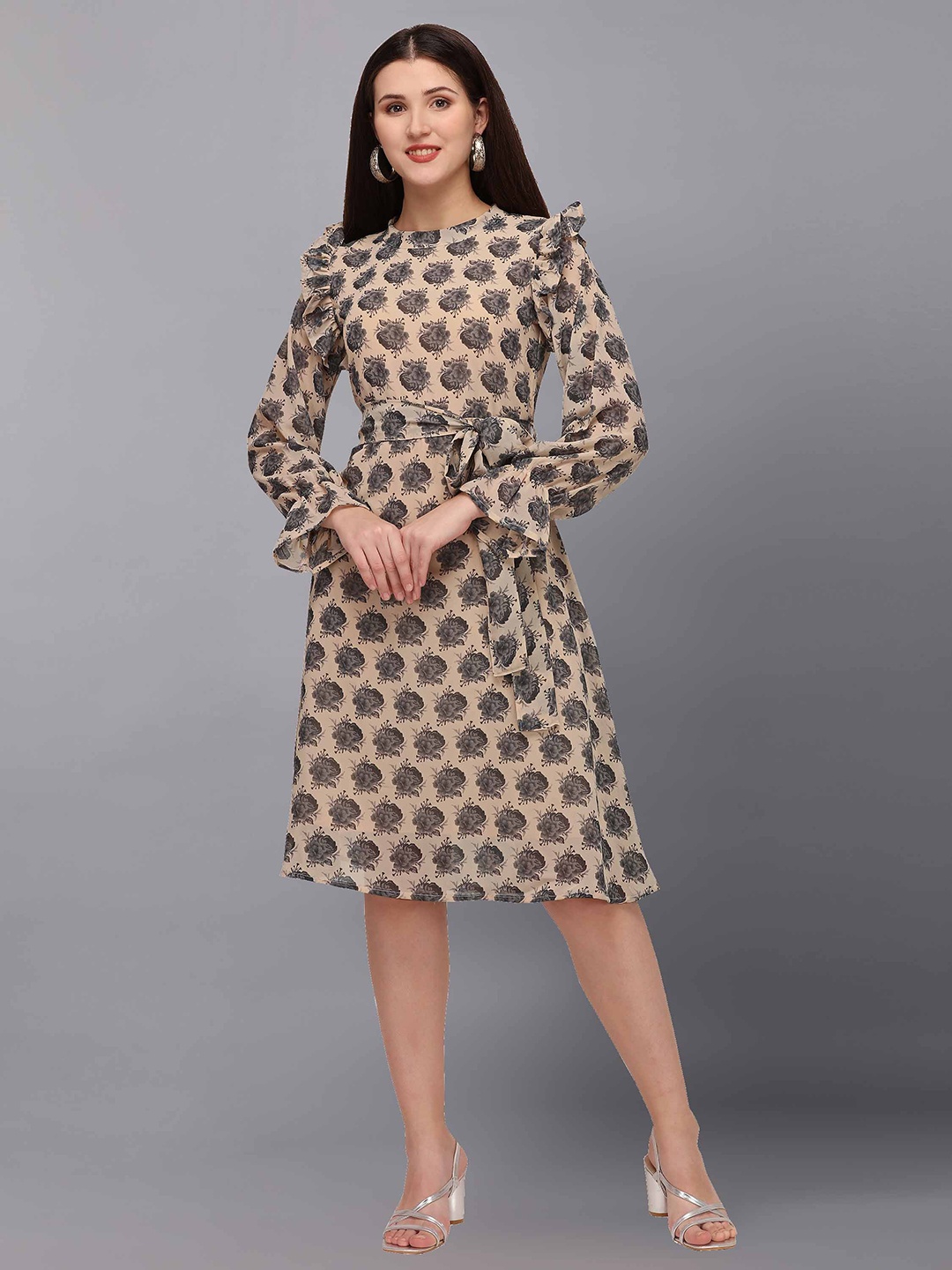 

Fashfun Women Beige & Grey Floral Georgette Dress