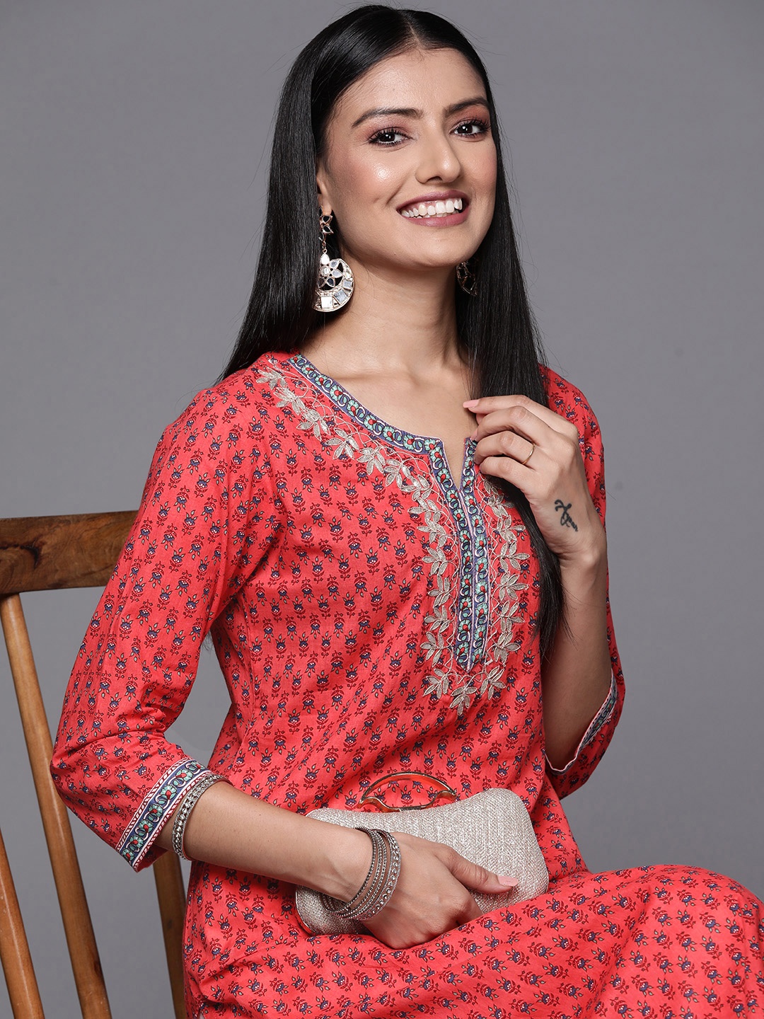 

Varanga Women Coral & Blue Floral Printed Gotta Patti Floral Kurta