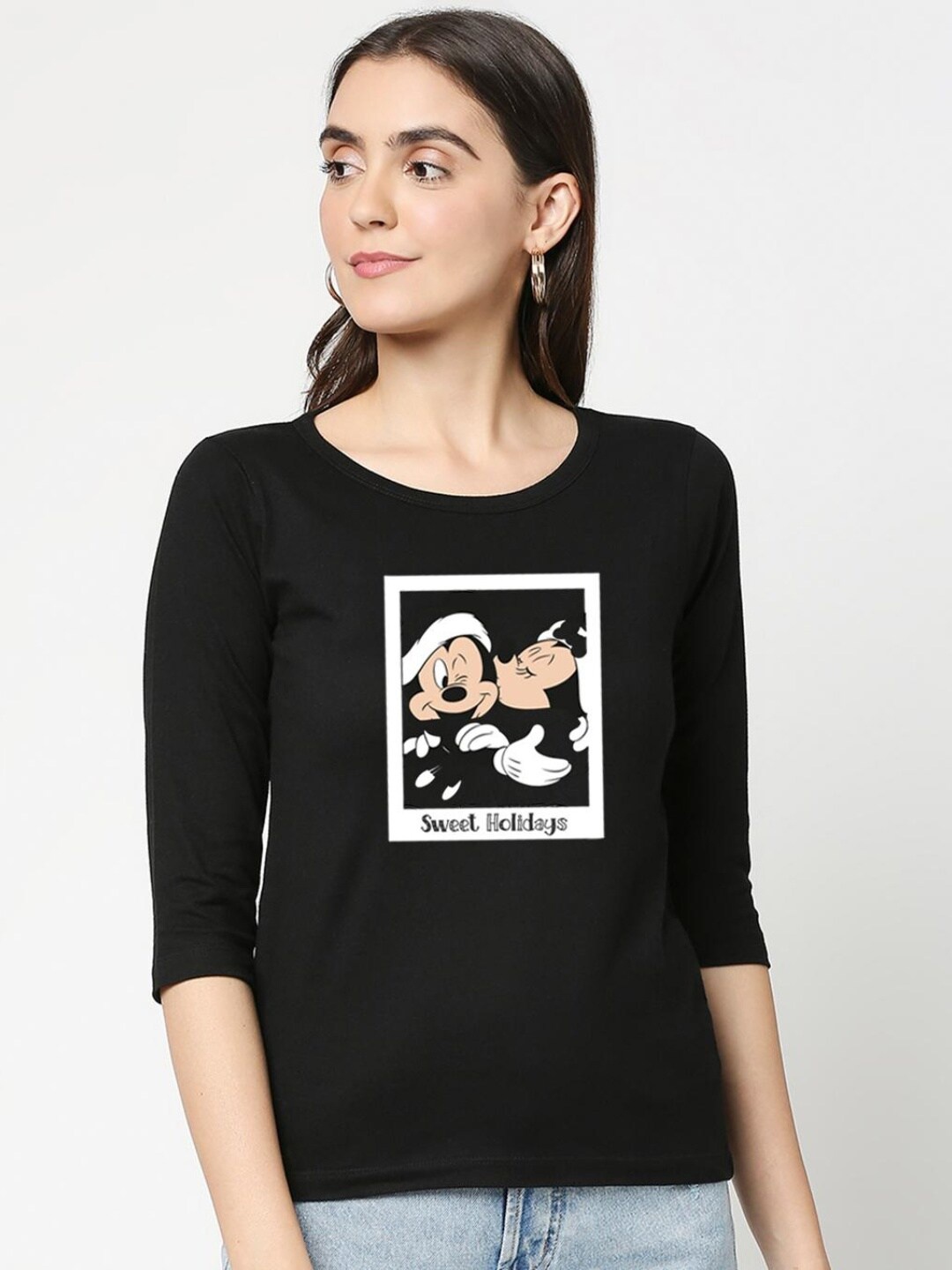 

Bewakoof Women Black Mickey & Minnie Graphic Printed Pure Cotton Slim Fit T-shirt