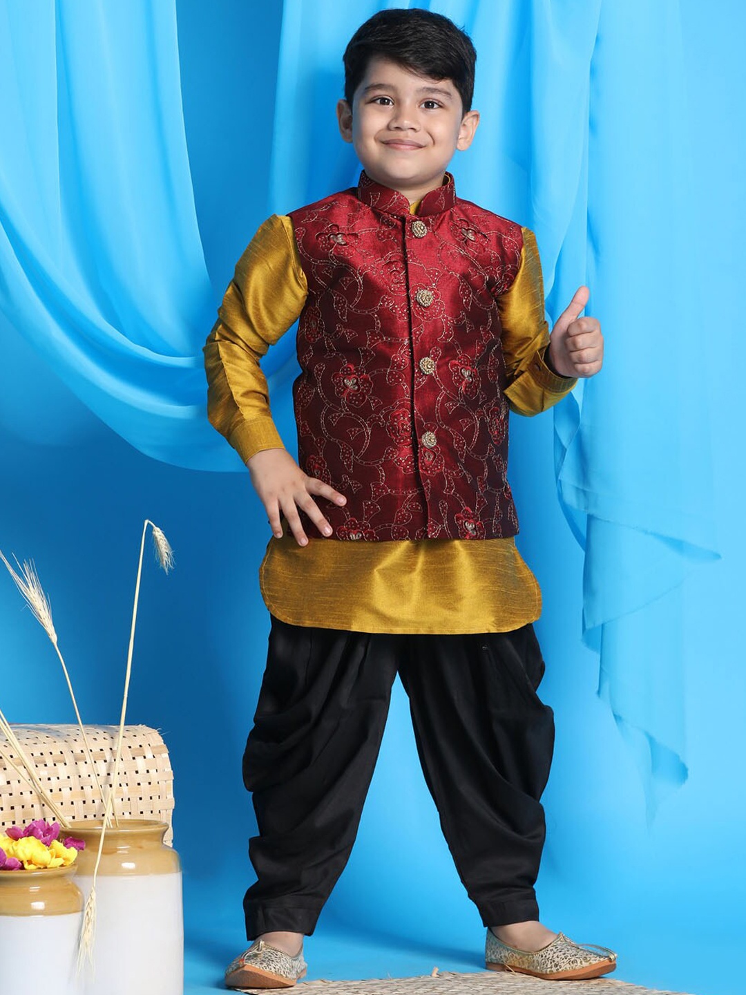

VASTRAMAY Boys Mustard Yellow Ethnic Motifs Sequinned Kurta with Dhoti Pants