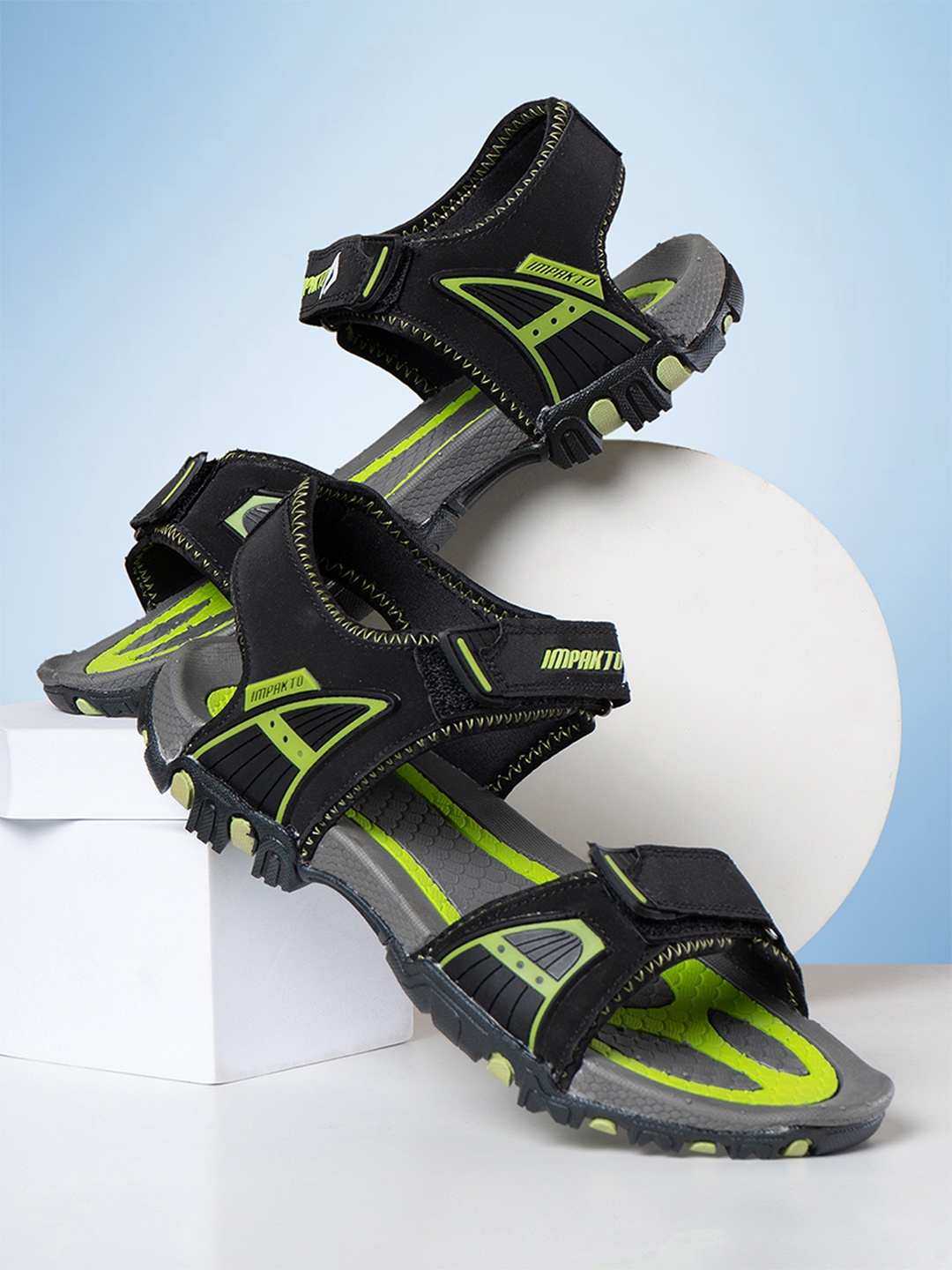 

IMPAKTO Men Black & Fluroscent Green Patterned Sports Sandals