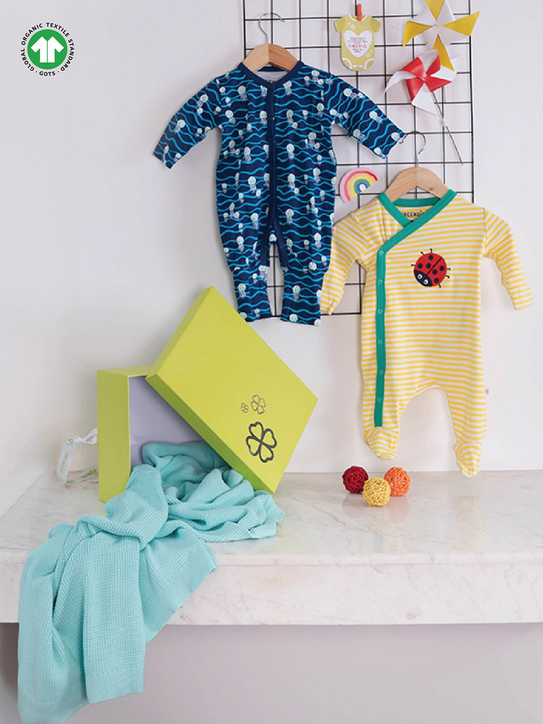 

GREENDIGO Infants Kids Blue Printed Pure Cotton Baby Apparel Gift Set