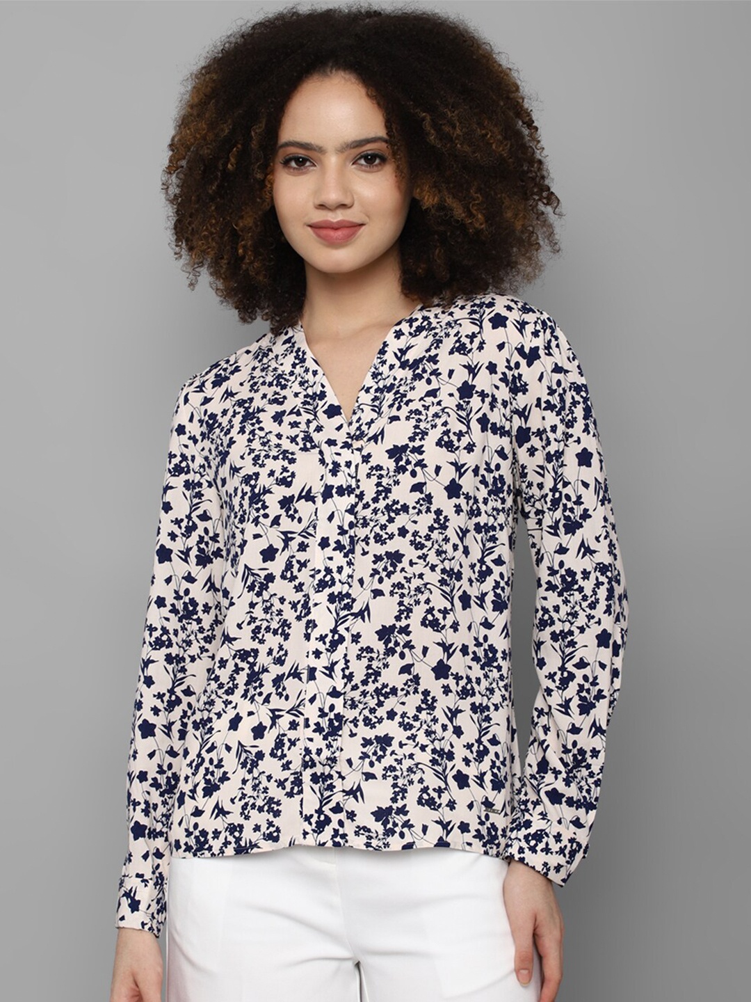 

Allen Solly Woman Cream-Coloured & Black Floral Print Shirt Style Top