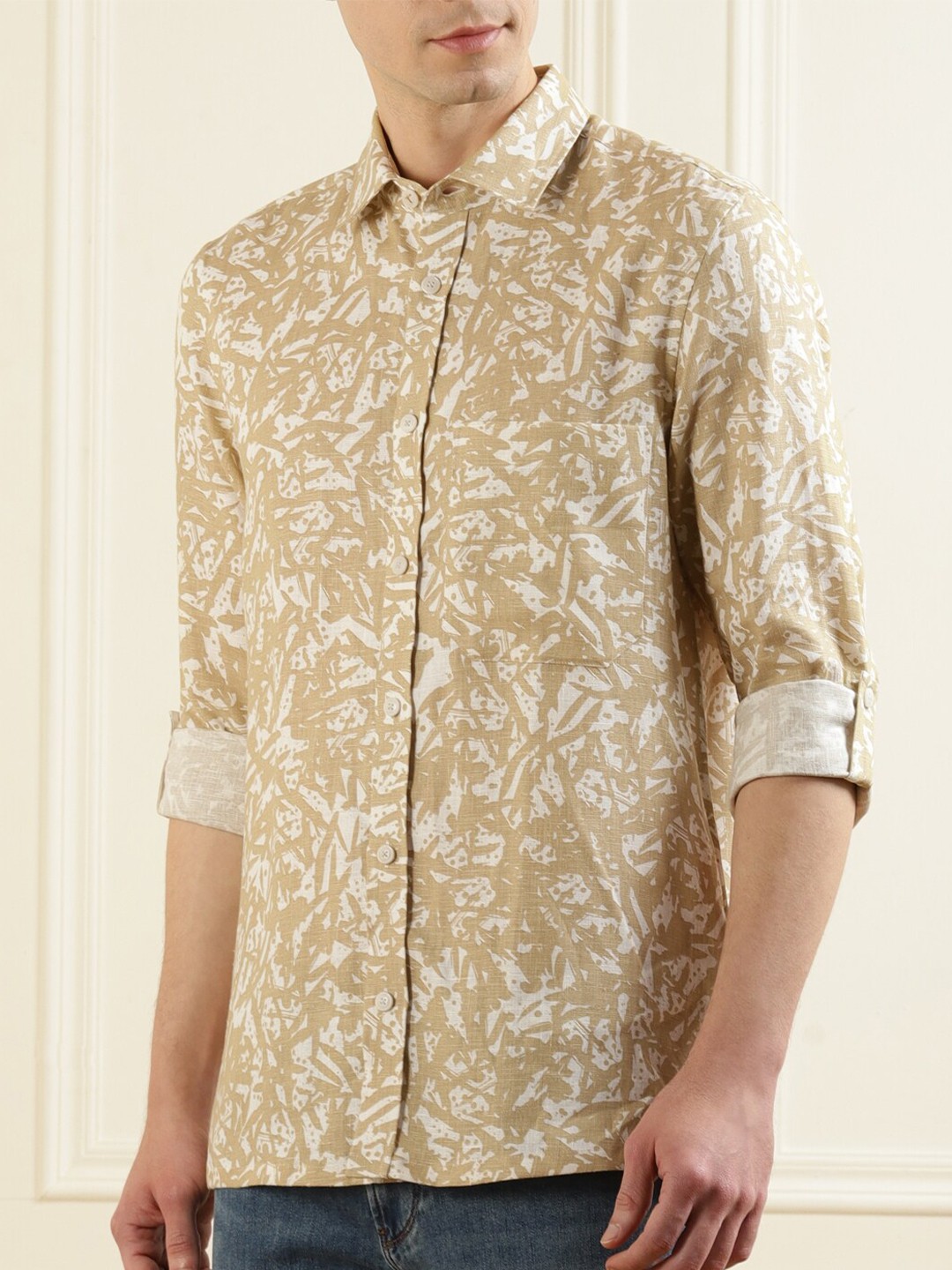 

Ted Baker Men Beige Abstract Printed Casual Roll Up Sleeves Shirt