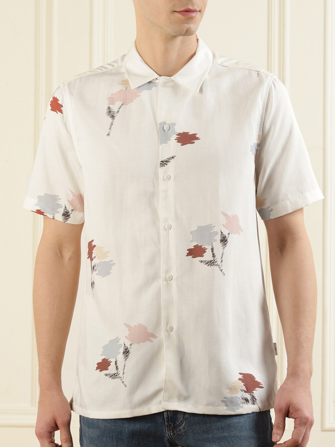 

Ted Baker Men White Floral Printed Casual Shirt