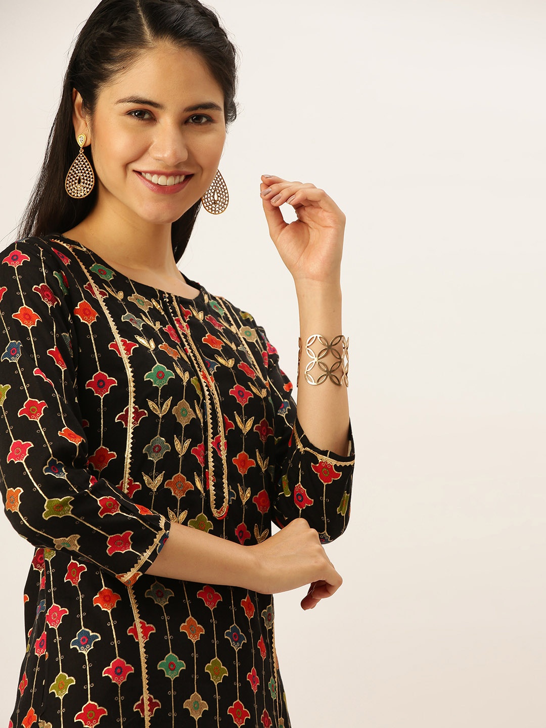 

SHOWOFF Women Black Embroidered Regular Gotta Patti Kurti with Trousers