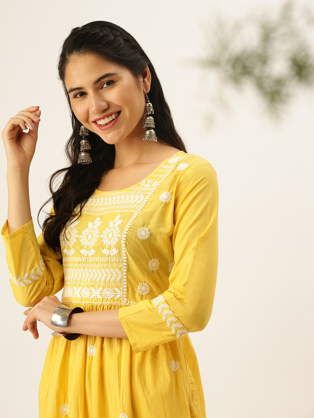 

SHOWOFF Women Yellow Floral Embroidered Thread Work Kurta with Trousers
