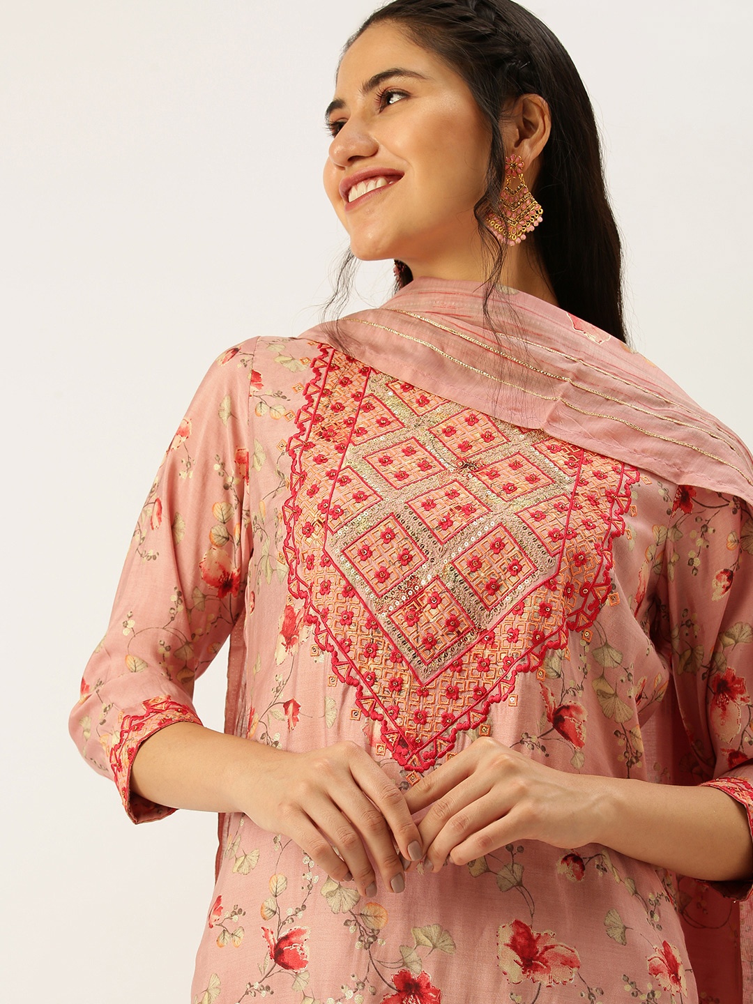 

SHOWOFF Women Peach-Coloured Floral Printed Thread Work Kurta with Trousers