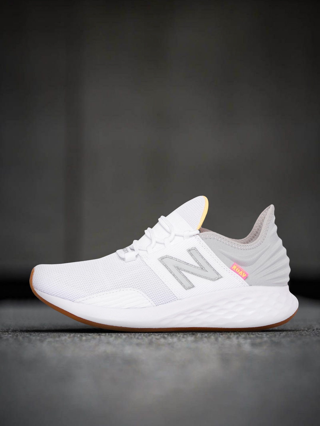 

New Balance Women White Woven Design Roav V1 Running Shoes