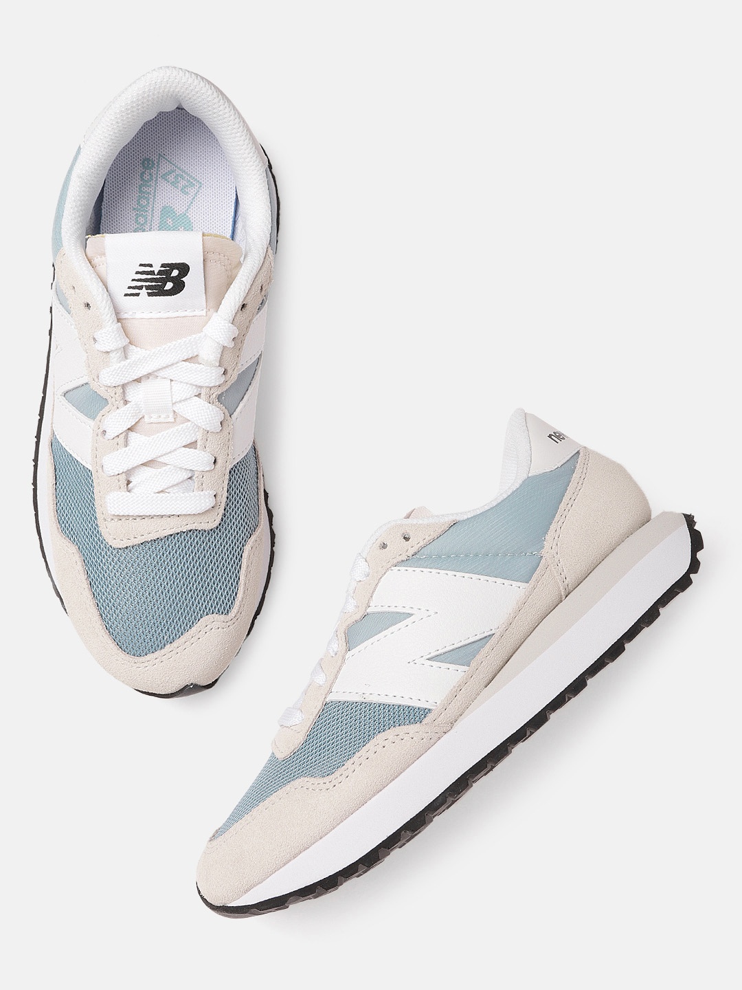 

New Balance Women Blue & Cream-Coloured Colourblocked Sneakers