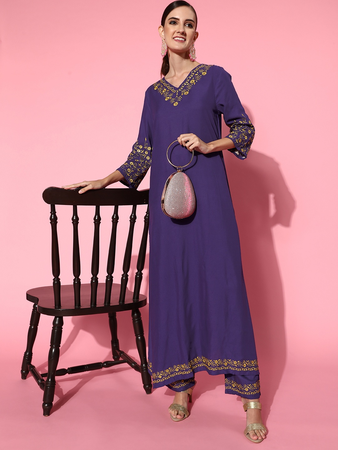 

HERE&NOW Women Floral Viscose Rayon Hyper Texture Kurta Set, Purple