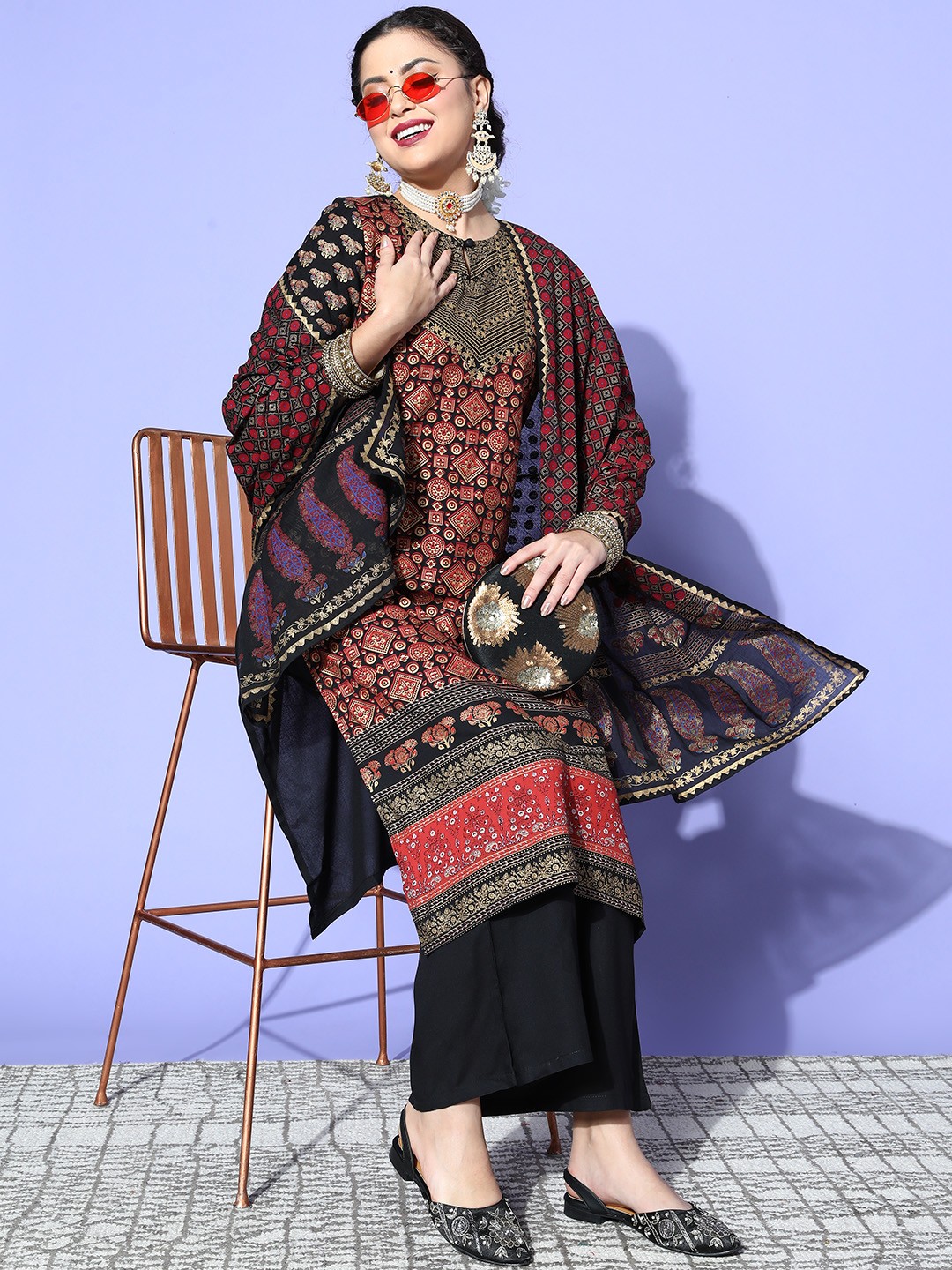 

Moda Rapido Women Ethnic Motifs Viscose Rayon Print Mix Kurta Set, Black
