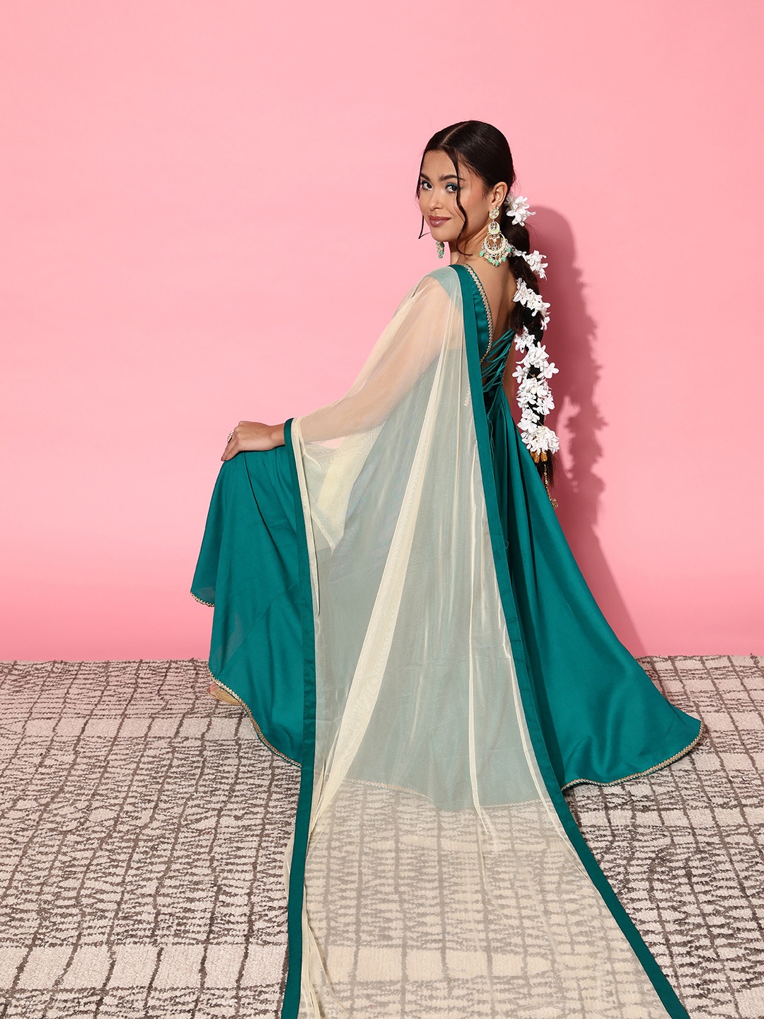 

HERE&NOW Women Solid Viscose Rayon Fluid Tie-Up Kurta Set, Green