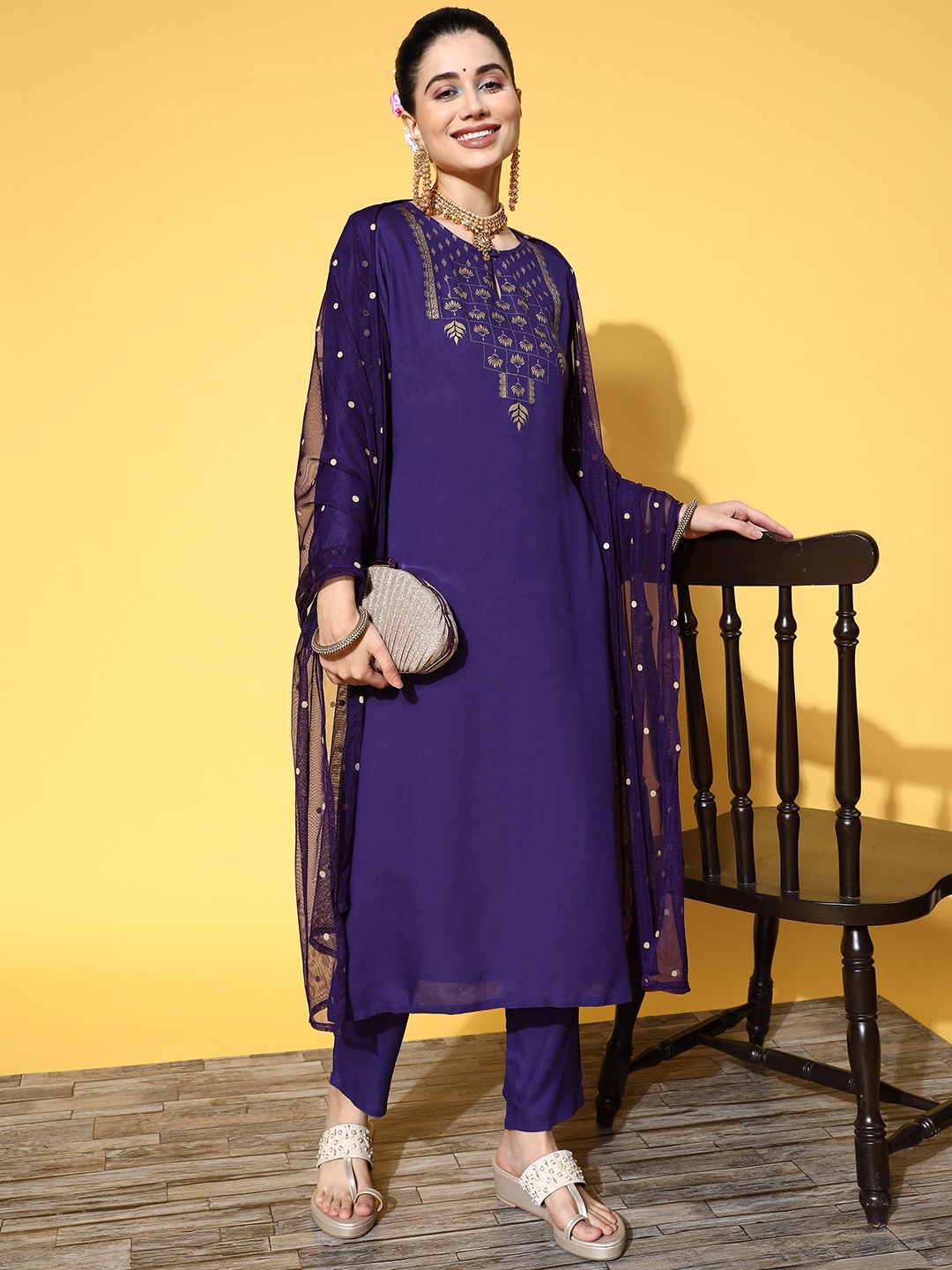 

HERE&NOW Women Ethnic Motifs Viscose Rayon Shimmer & Sequin Kurta Set, Purple