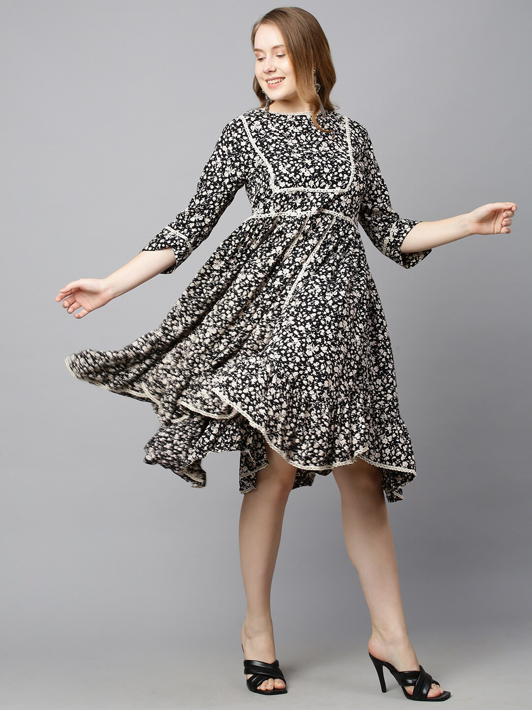 

FASHOR Women Black & White Floral Dress
