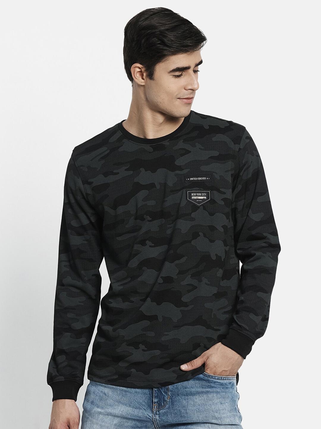 

METTLE Men Black Camouflage Printed T-shirt