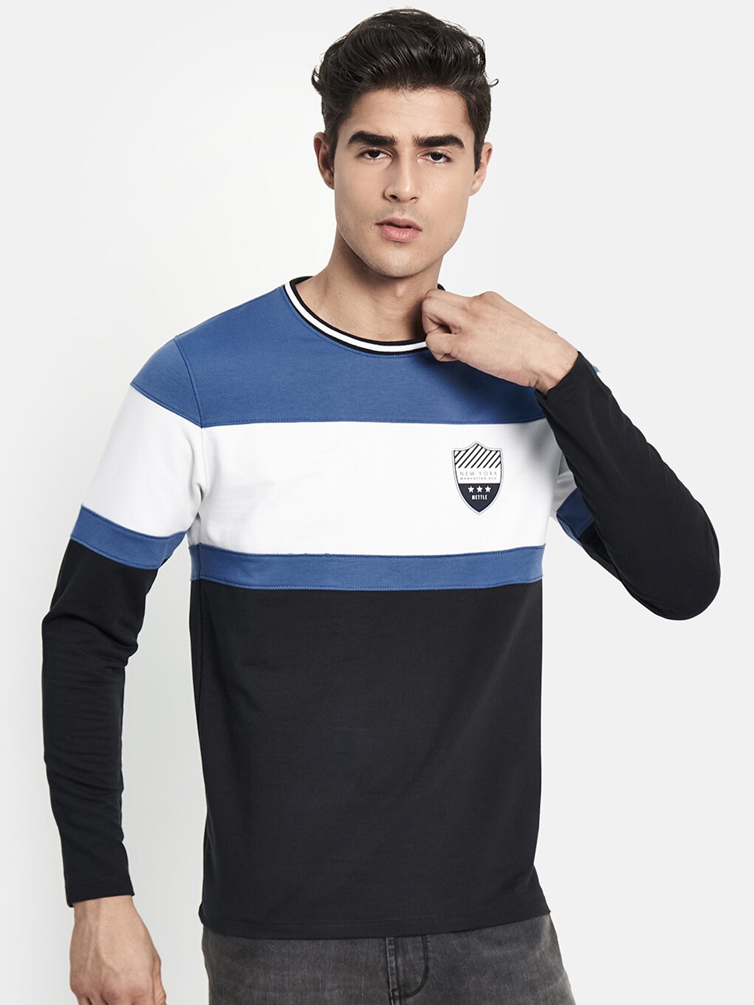 

METTLE Men Blue & White Colourblocked Applique T-shirt