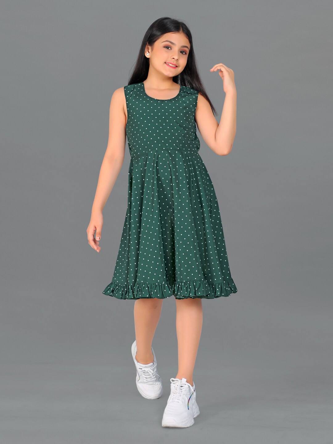 

FASHION DREAM Girls Green Printed Polka Dots Dress